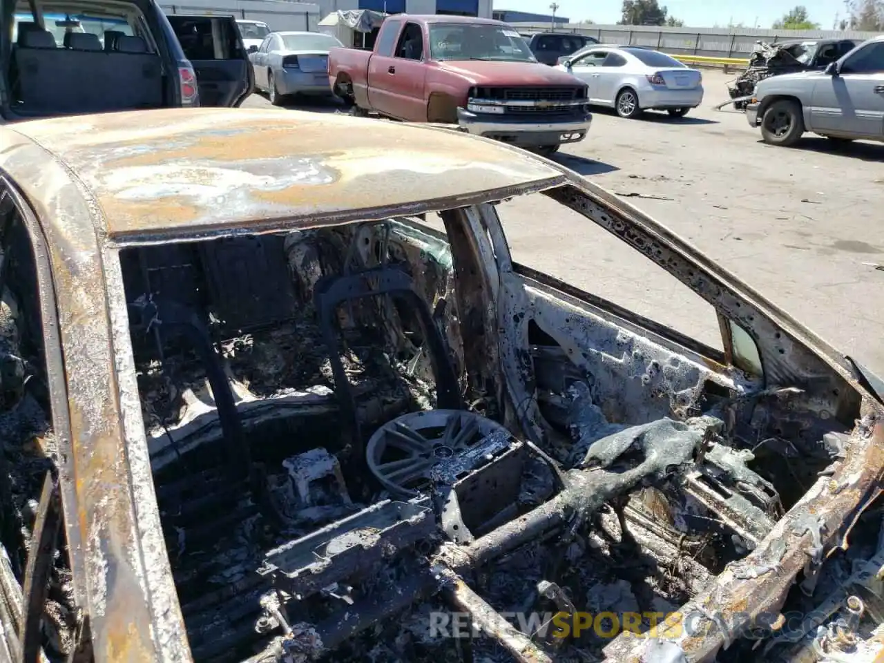 9 Photograph of a damaged car 5YFS4RCE8LP037011 TOYOTA COROLLA 2020