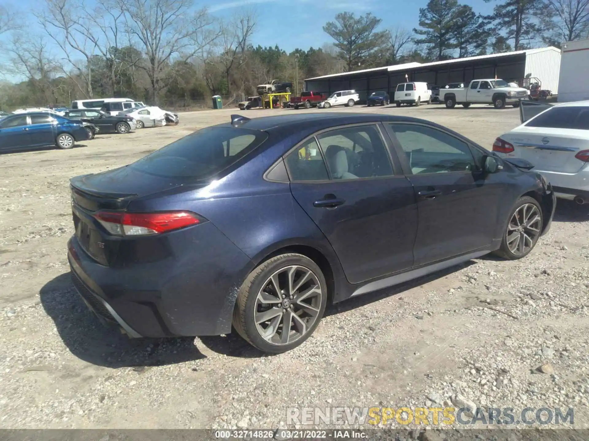 4 Photograph of a damaged car 5YFS4RCE8LP037784 TOYOTA COROLLA 2020