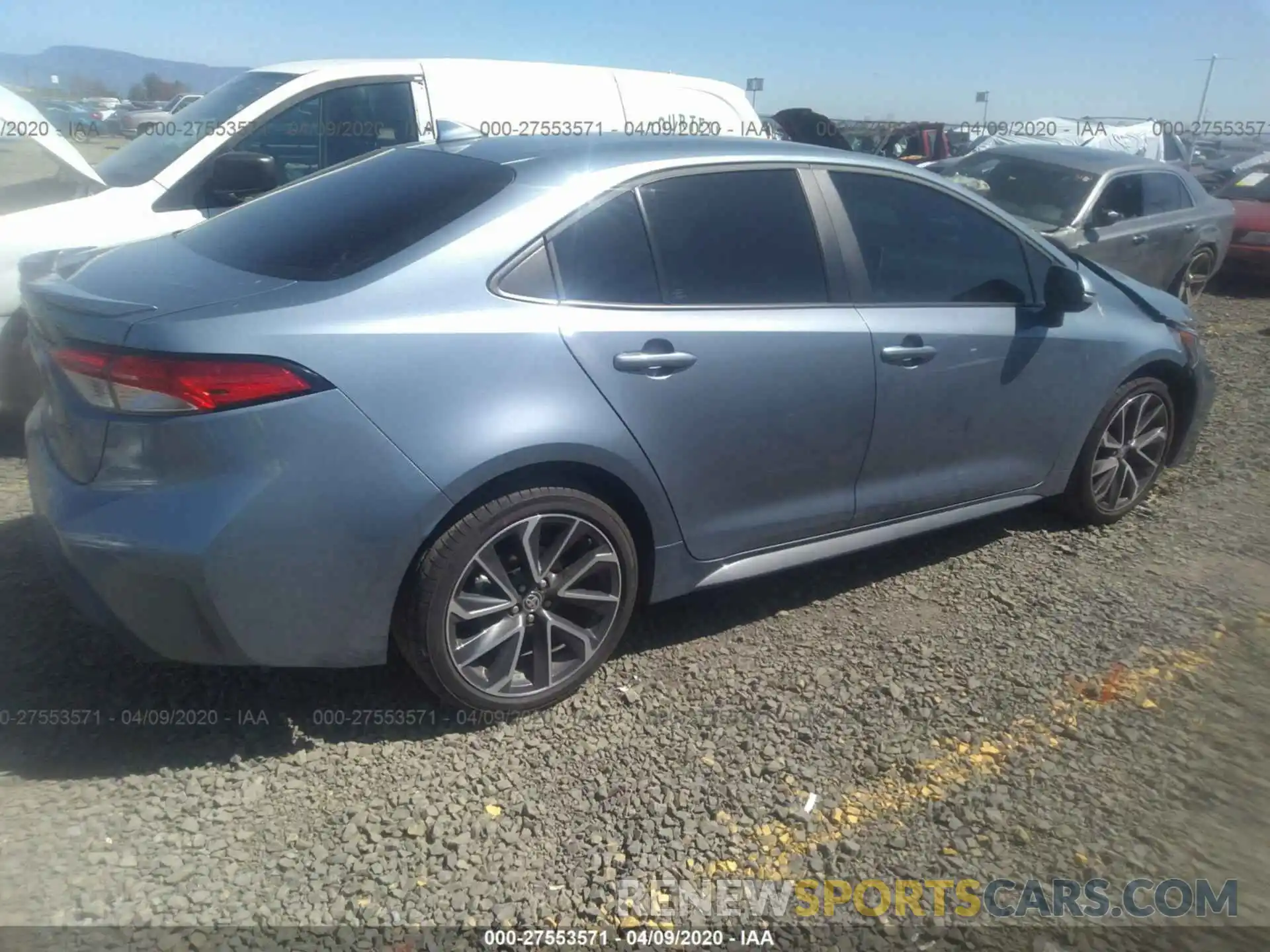 4 Photograph of a damaged car 5YFS4RCE8LP039101 TOYOTA COROLLA 2020