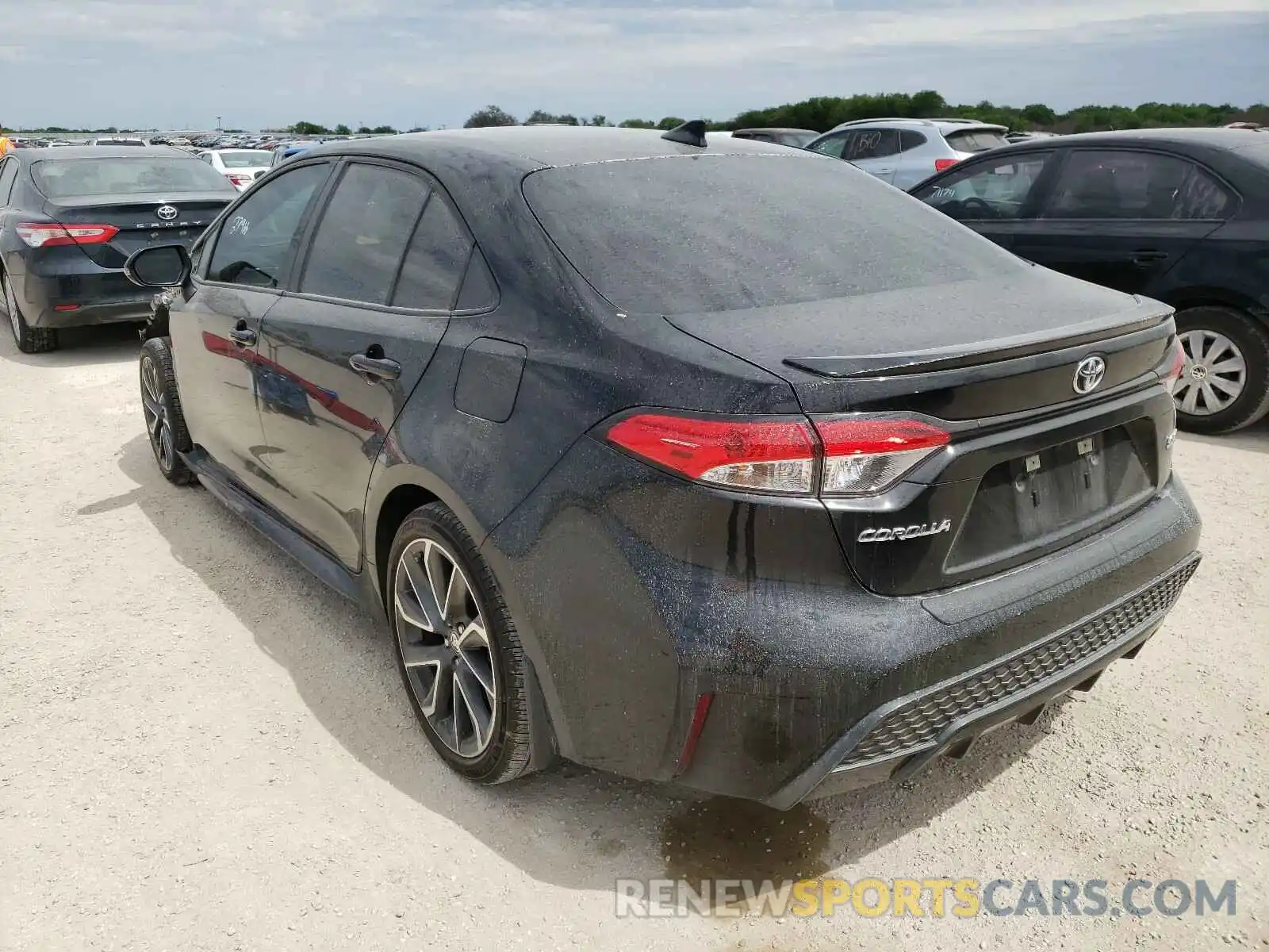 3 Photograph of a damaged car 5YFS4RCE8LP040426 TOYOTA COROLLA 2020