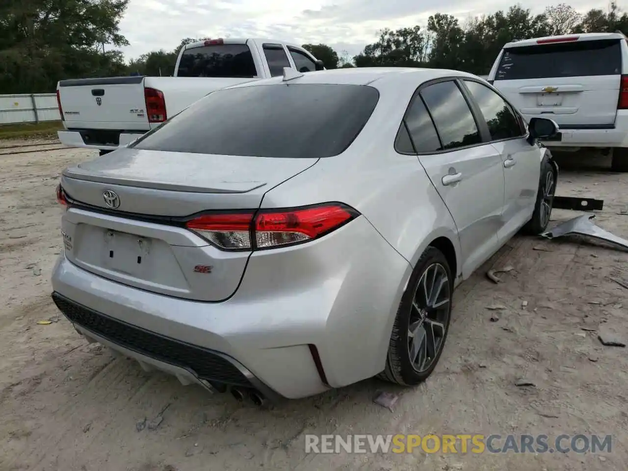 4 Photograph of a damaged car 5YFS4RCE8LP041799 TOYOTA COROLLA 2020