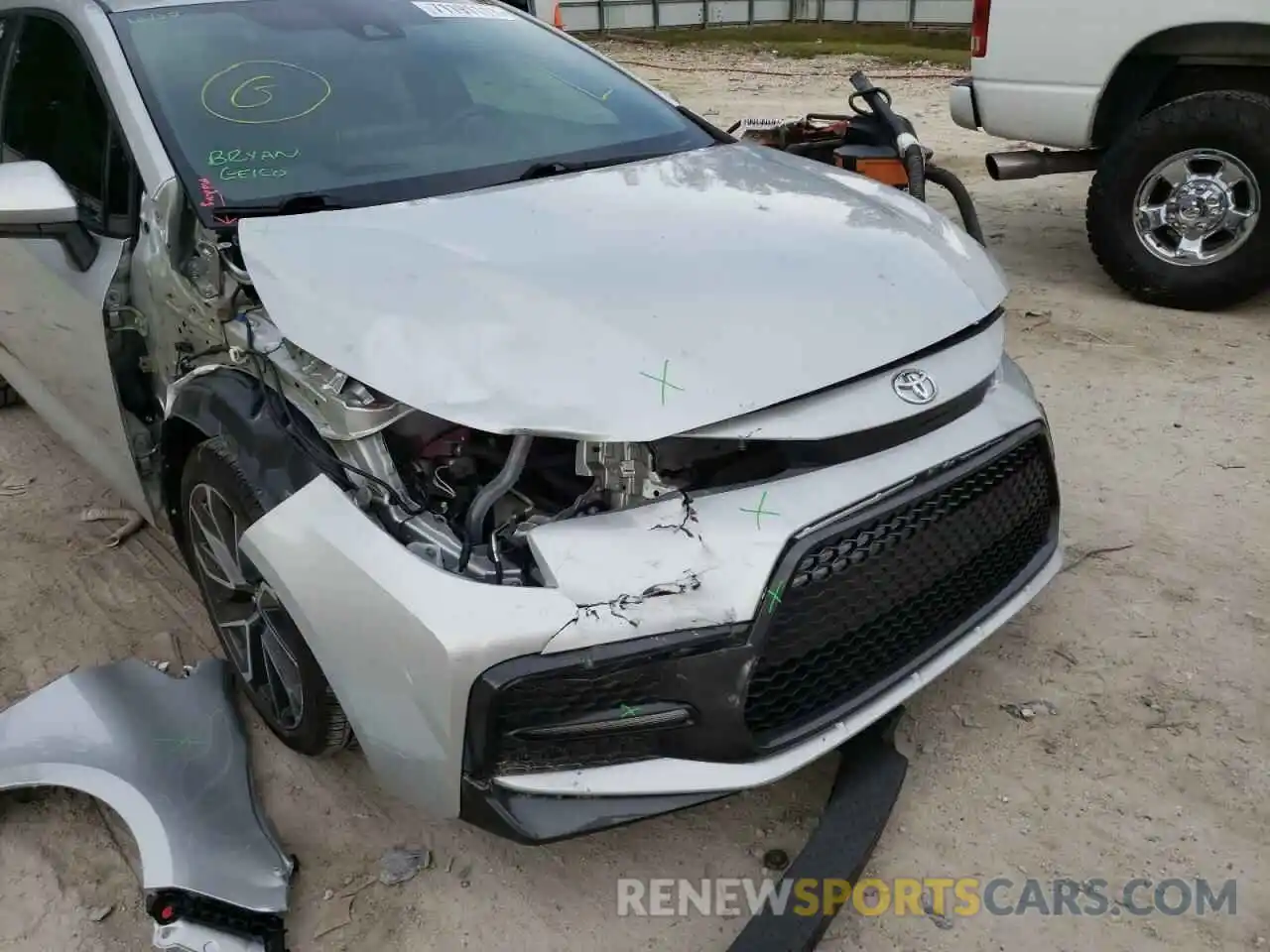 9 Photograph of a damaged car 5YFS4RCE8LP041799 TOYOTA COROLLA 2020