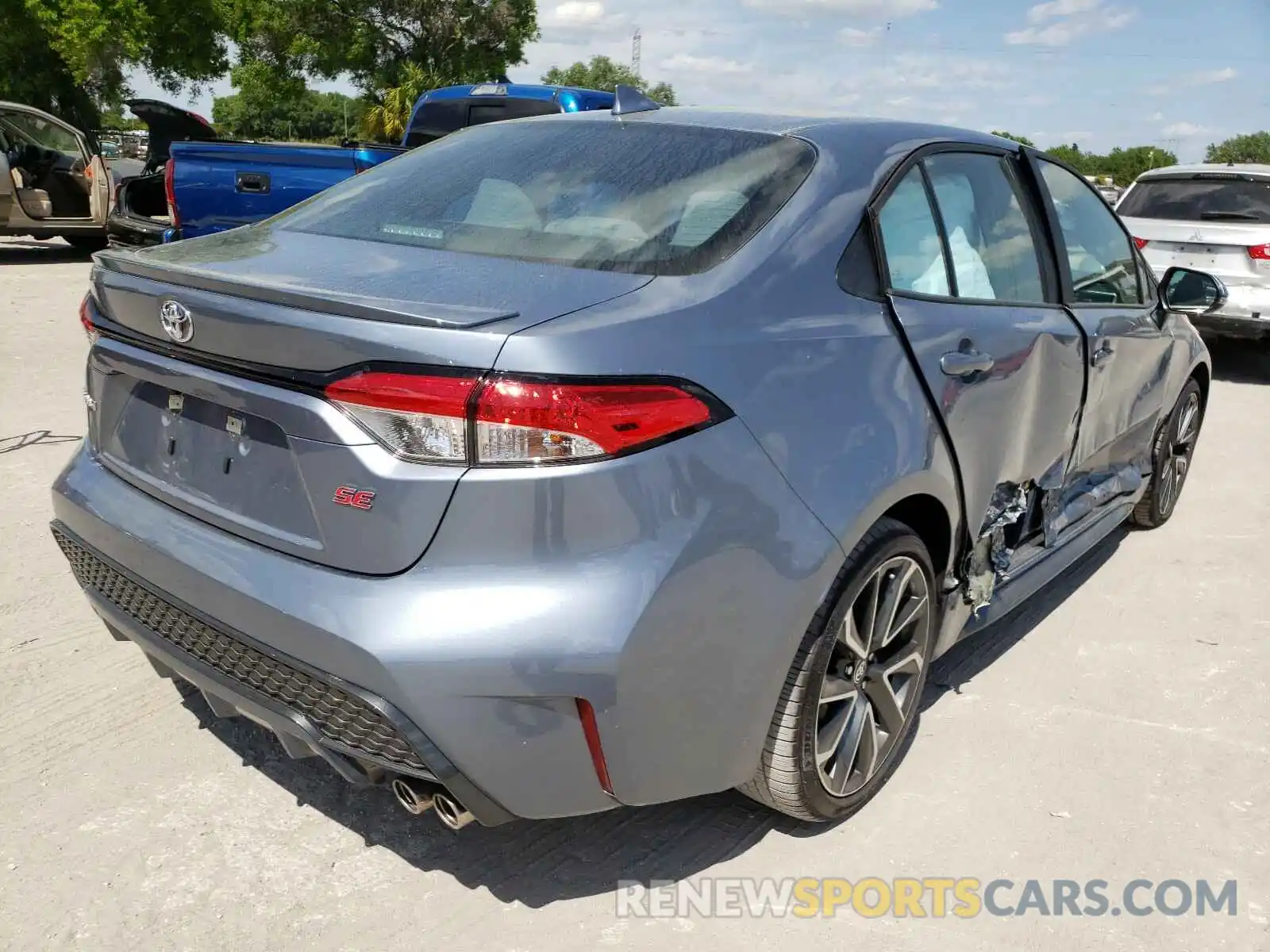 4 Photograph of a damaged car 5YFS4RCE8LP042967 TOYOTA COROLLA 2020