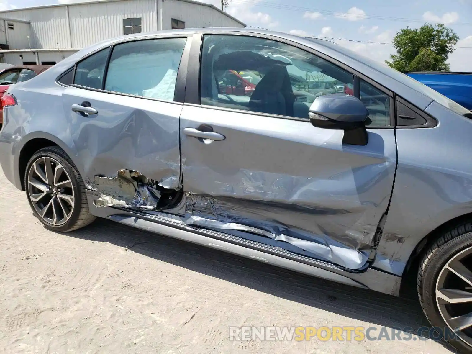 9 Photograph of a damaged car 5YFS4RCE8LP042967 TOYOTA COROLLA 2020