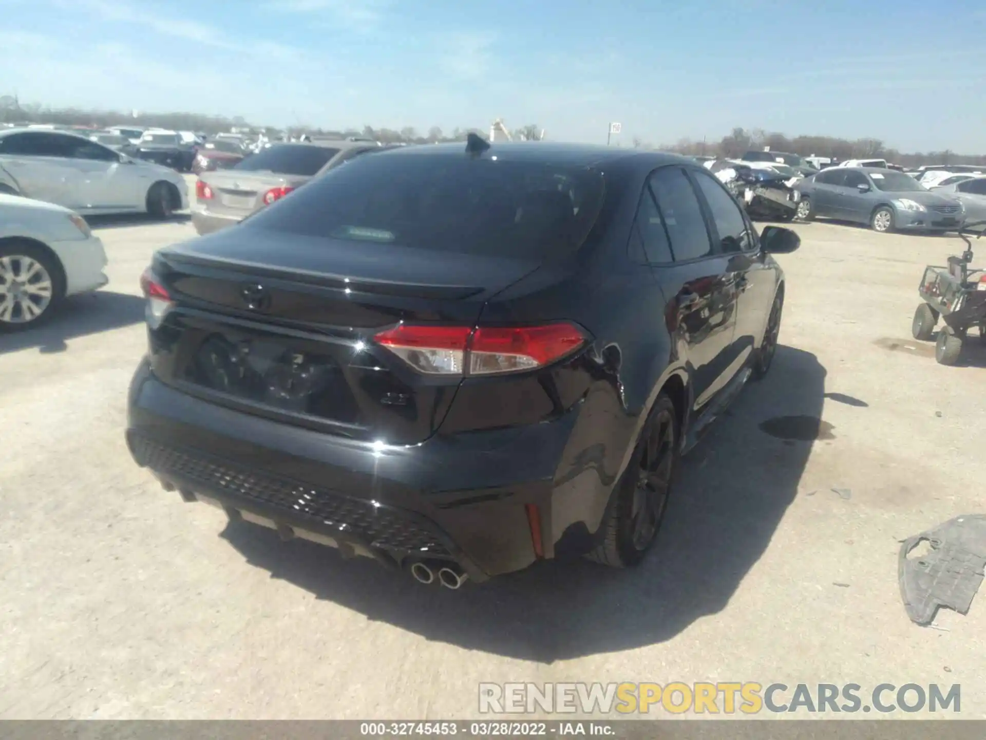 4 Photograph of a damaged car 5YFS4RCE8LP044444 TOYOTA COROLLA 2020