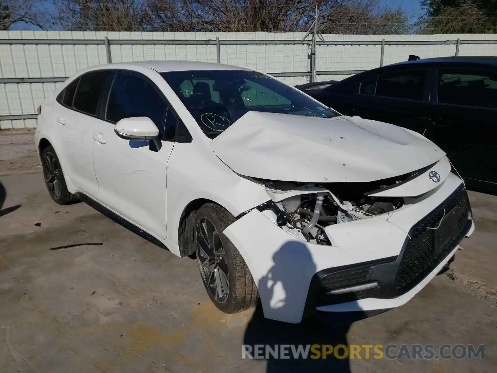 1 Photograph of a damaged car 5YFS4RCE8LP046906 TOYOTA COROLLA 2020