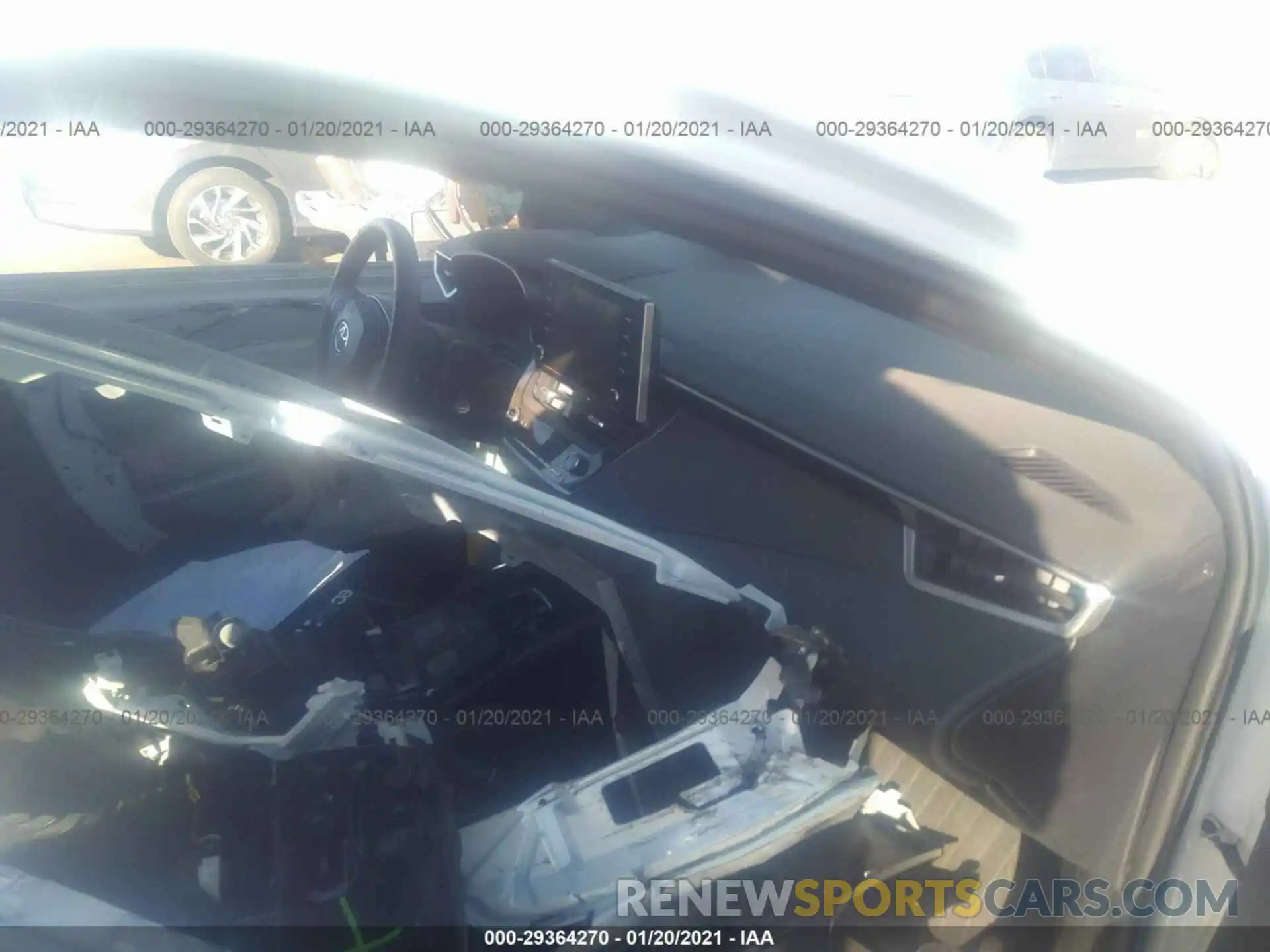 5 Photograph of a damaged car 5YFS4RCE8LP047005 TOYOTA COROLLA 2020