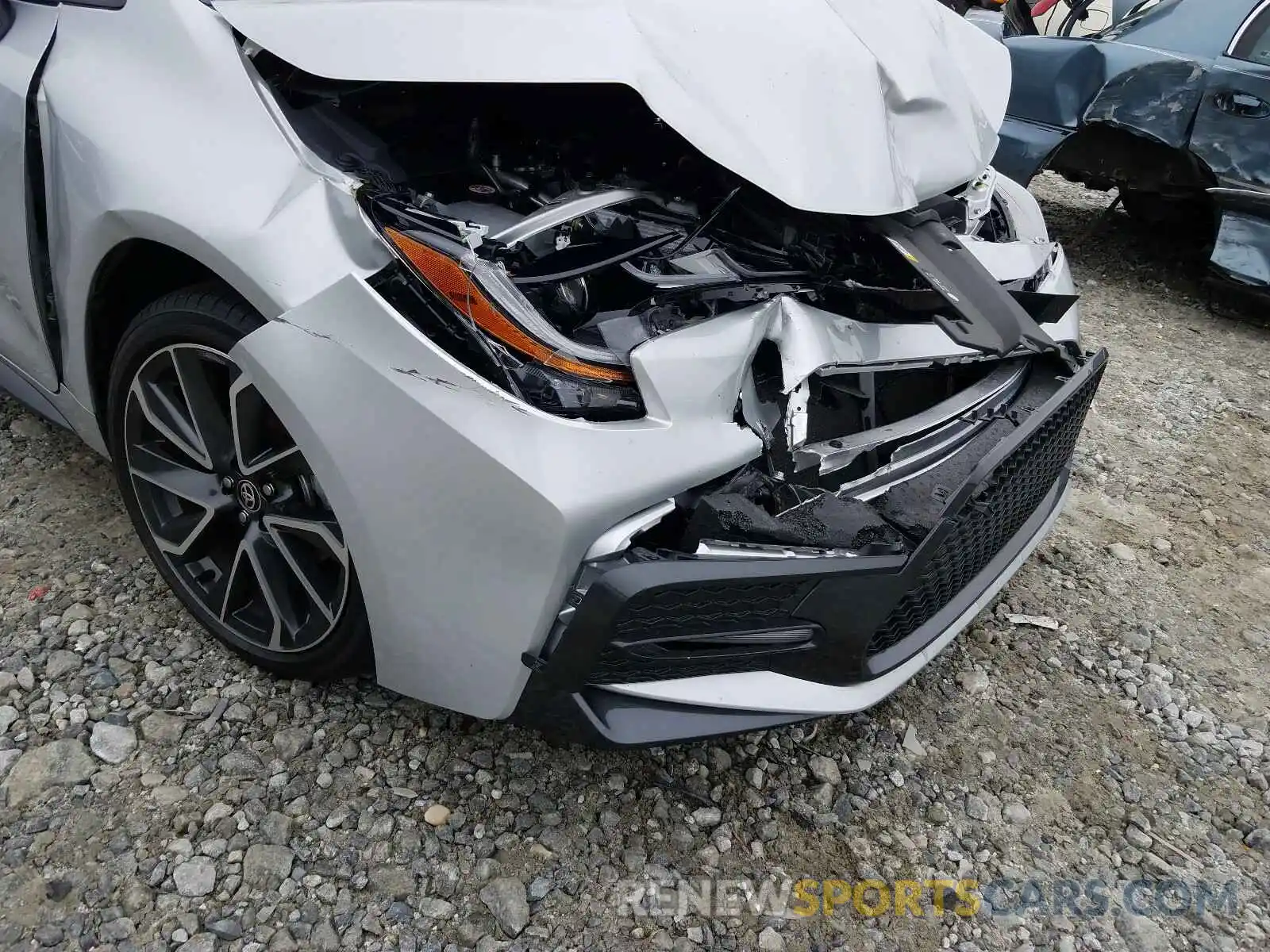 9 Photograph of a damaged car 5YFS4RCE8LP051541 TOYOTA COROLLA 2020