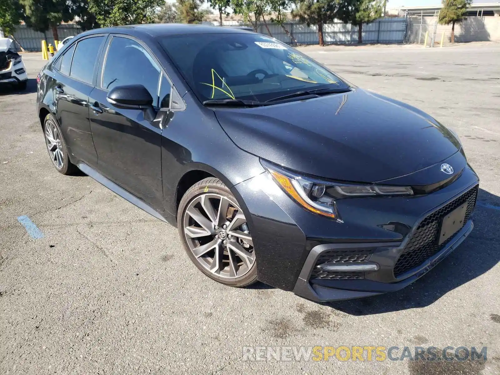 1 Photograph of a damaged car 5YFS4RCE8LP052642 TOYOTA COROLLA 2020