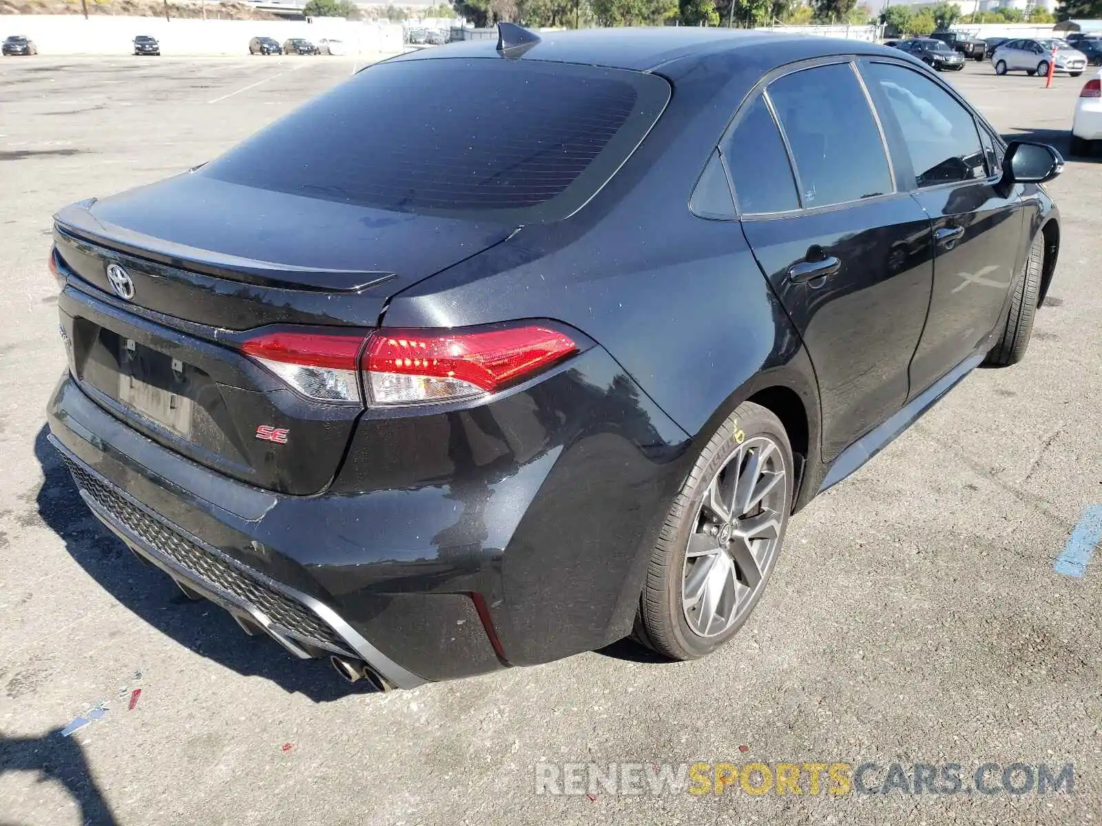 4 Photograph of a damaged car 5YFS4RCE8LP052642 TOYOTA COROLLA 2020