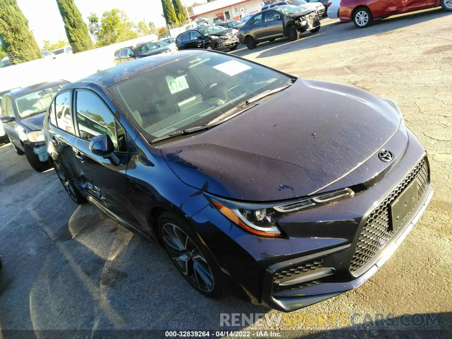 1 Photograph of a damaged car 5YFS4RCE8LP052737 TOYOTA COROLLA 2020