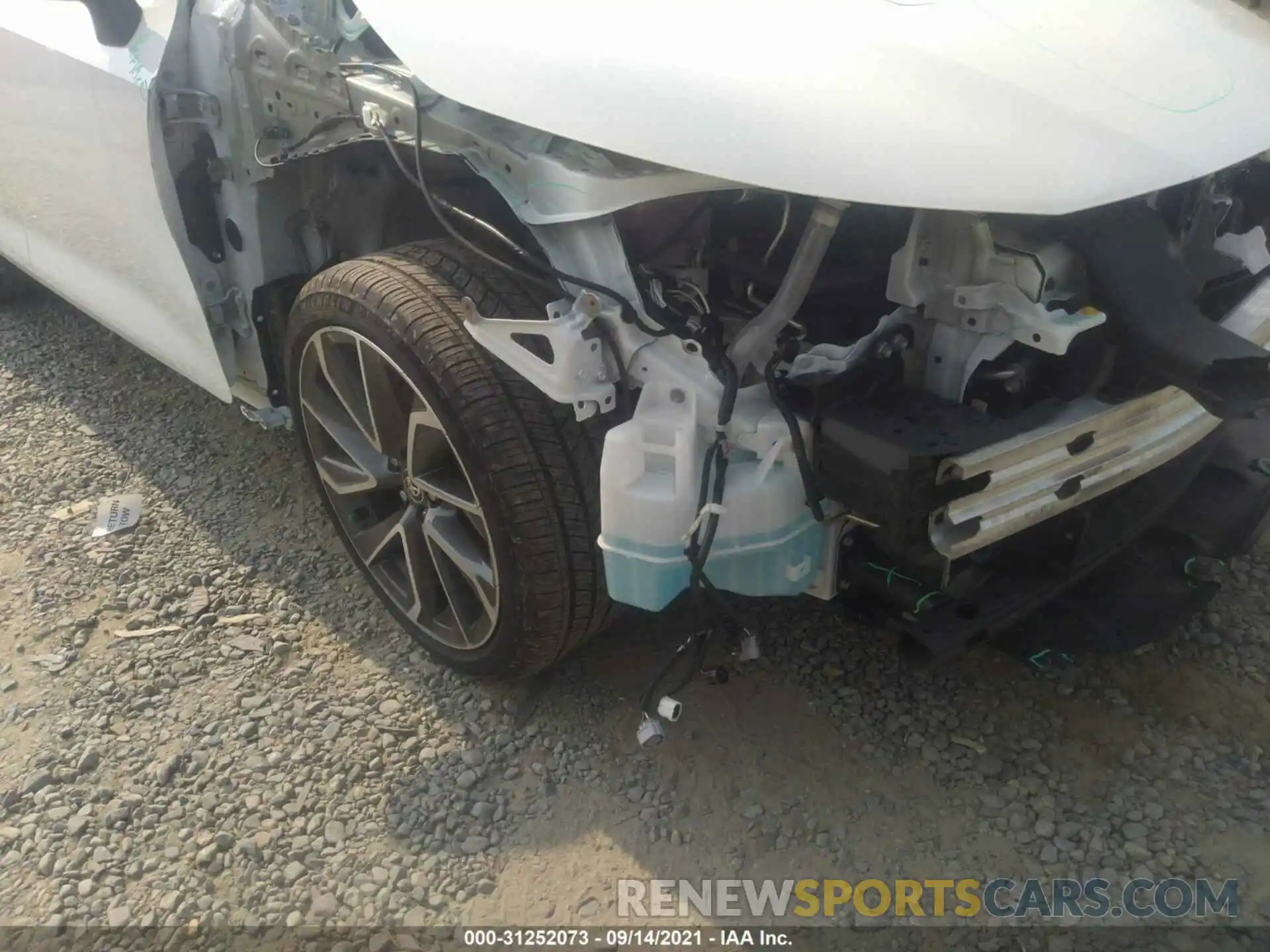 6 Photograph of a damaged car 5YFS4RCE8LP053385 TOYOTA COROLLA 2020