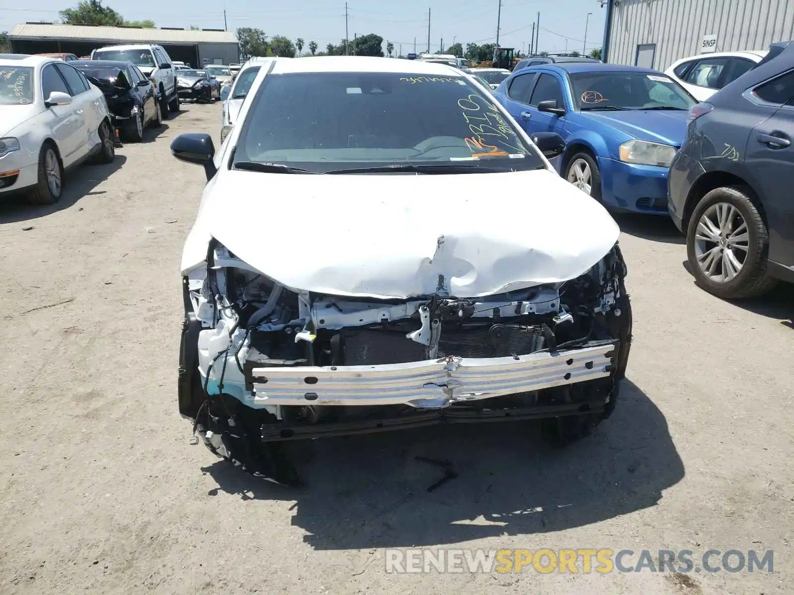 9 Photograph of a damaged car 5YFS4RCE8LP054147 TOYOTA COROLLA 2020