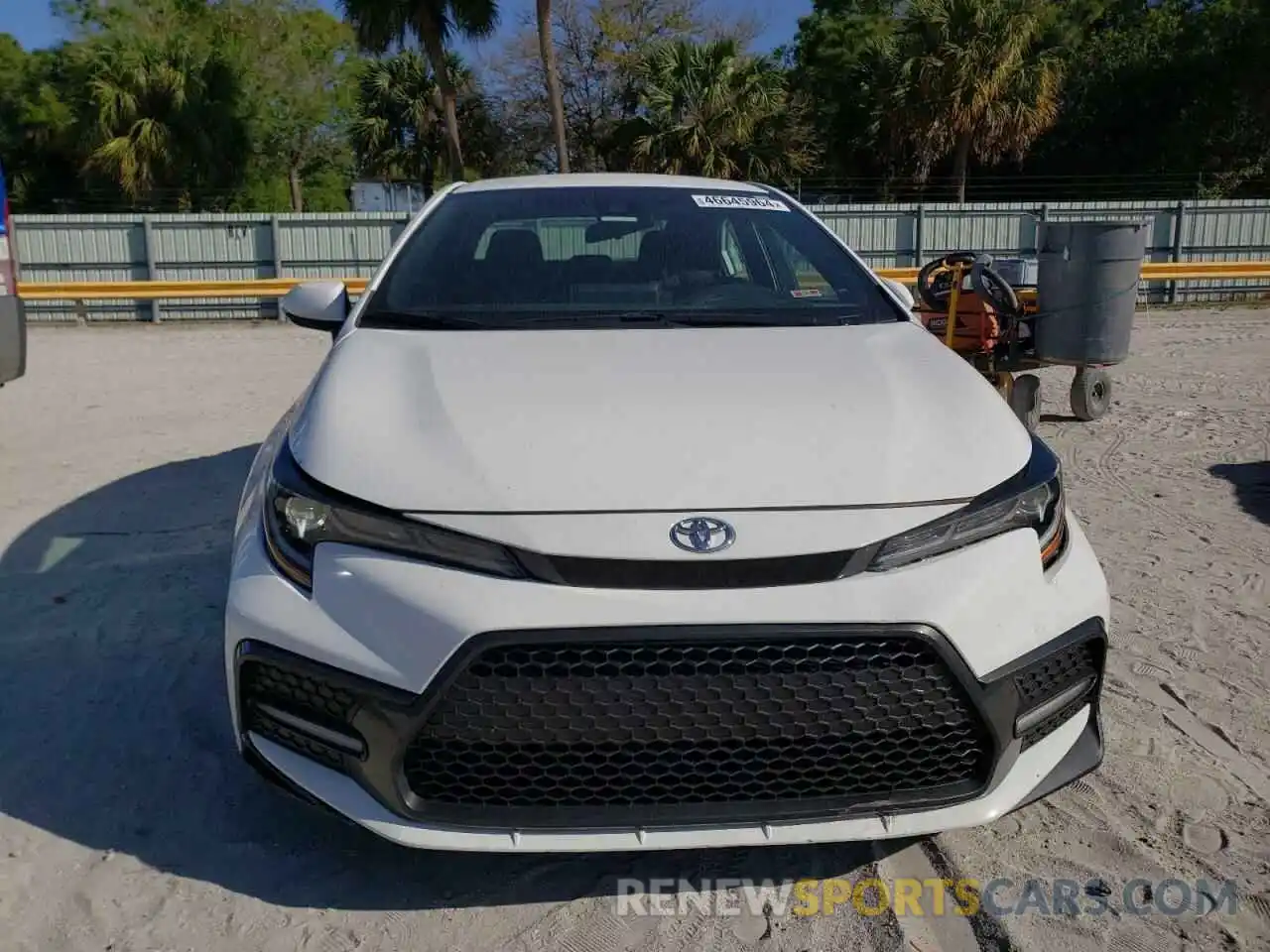 5 Photograph of a damaged car 5YFS4RCE8LP054326 TOYOTA COROLLA 2020