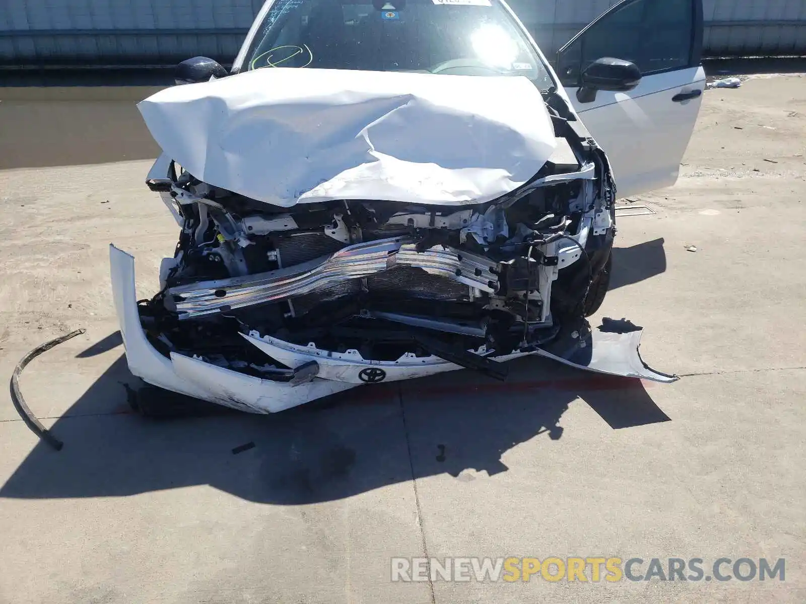 9 Photograph of a damaged car 5YFS4RCE8LP054844 TOYOTA COROLLA 2020