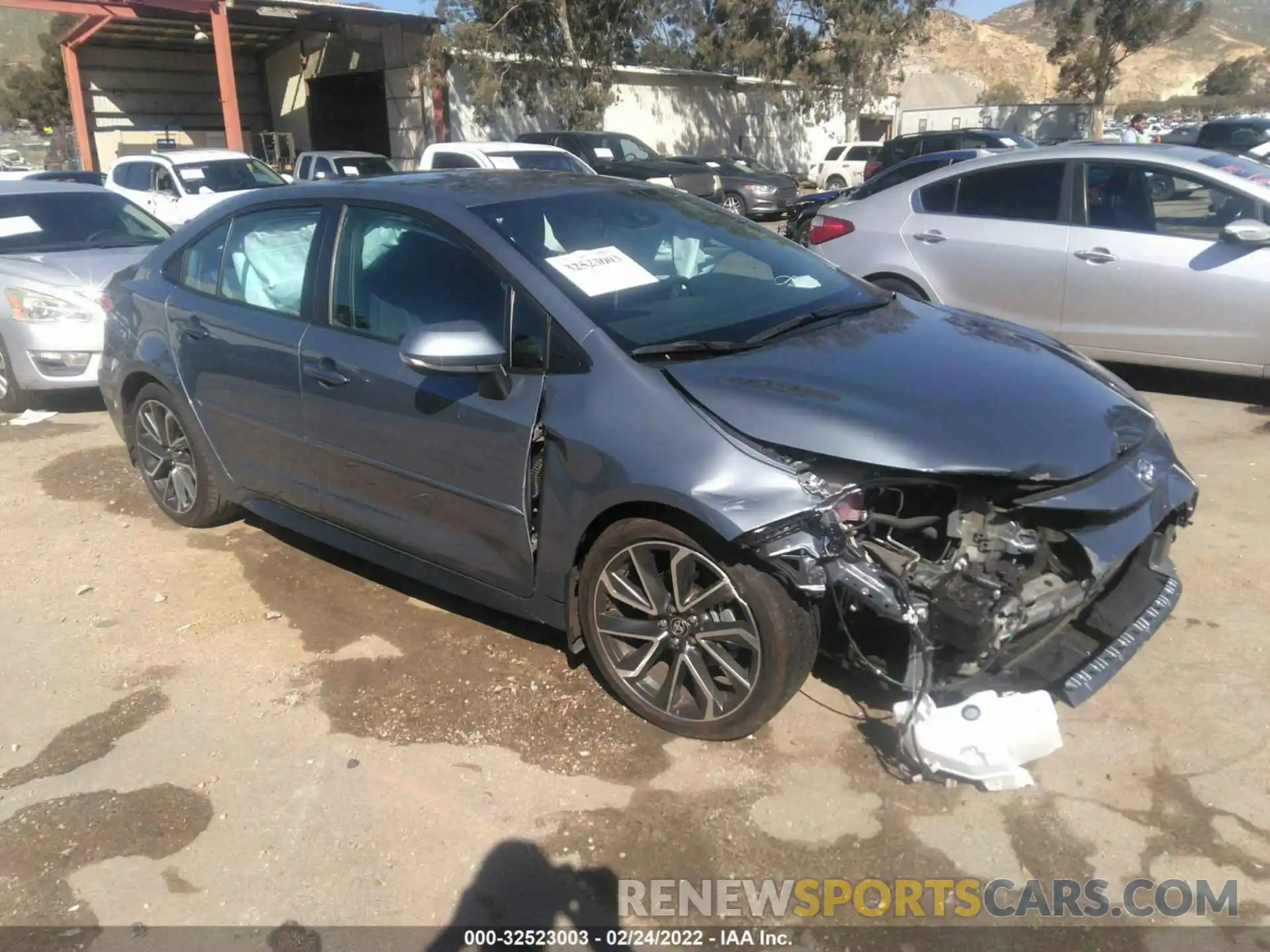 1 Photograph of a damaged car 5YFS4RCE8LP055492 TOYOTA COROLLA 2020