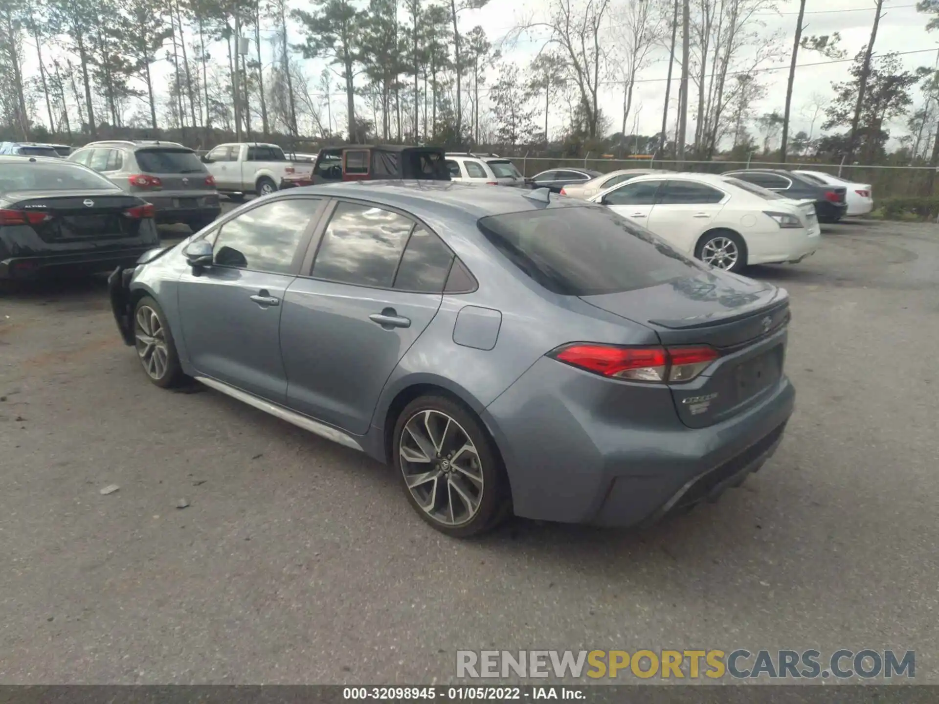 3 Photograph of a damaged car 5YFS4RCE9LP004261 TOYOTA COROLLA 2020