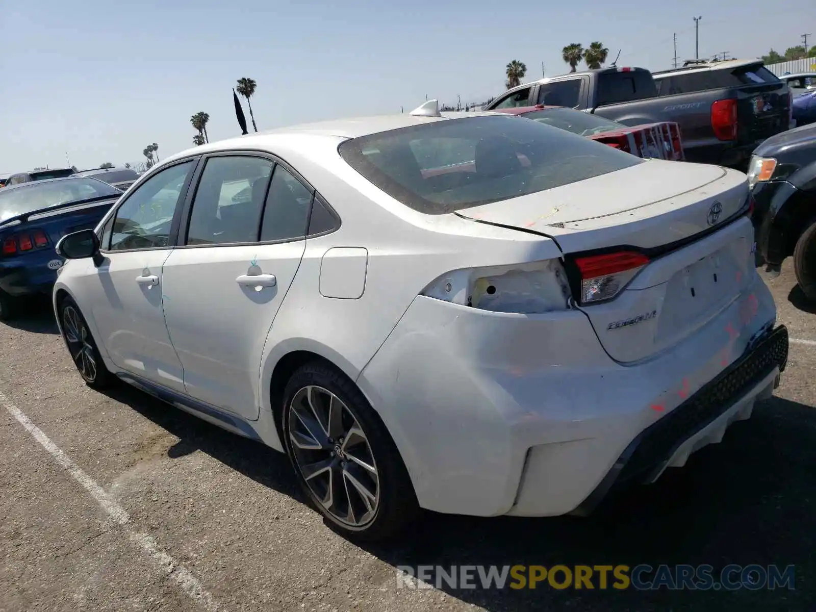 3 Photograph of a damaged car 5YFS4RCE9LP006995 TOYOTA COROLLA 2020