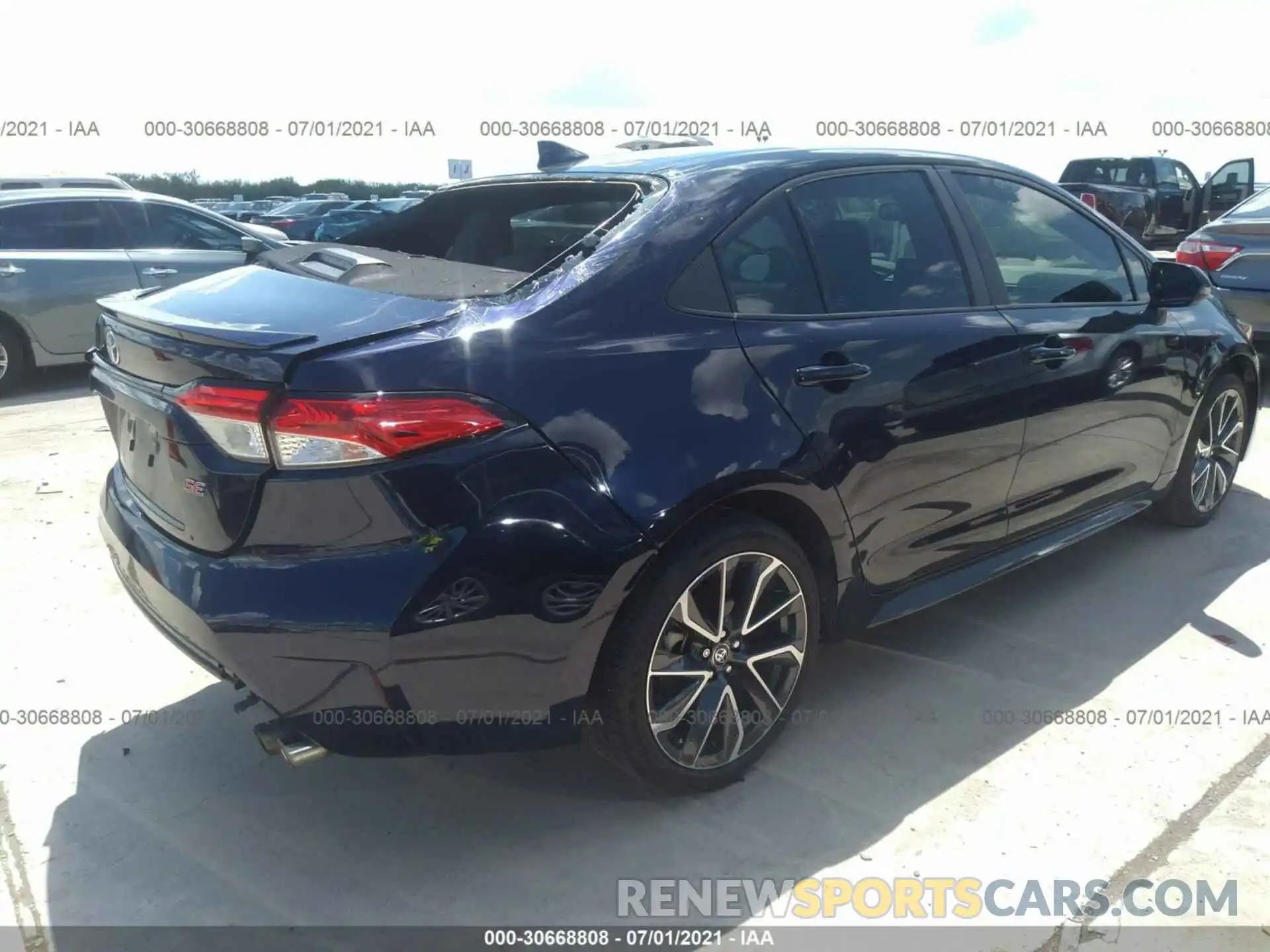 4 Photograph of a damaged car 5YFS4RCE9LP008682 TOYOTA COROLLA 2020