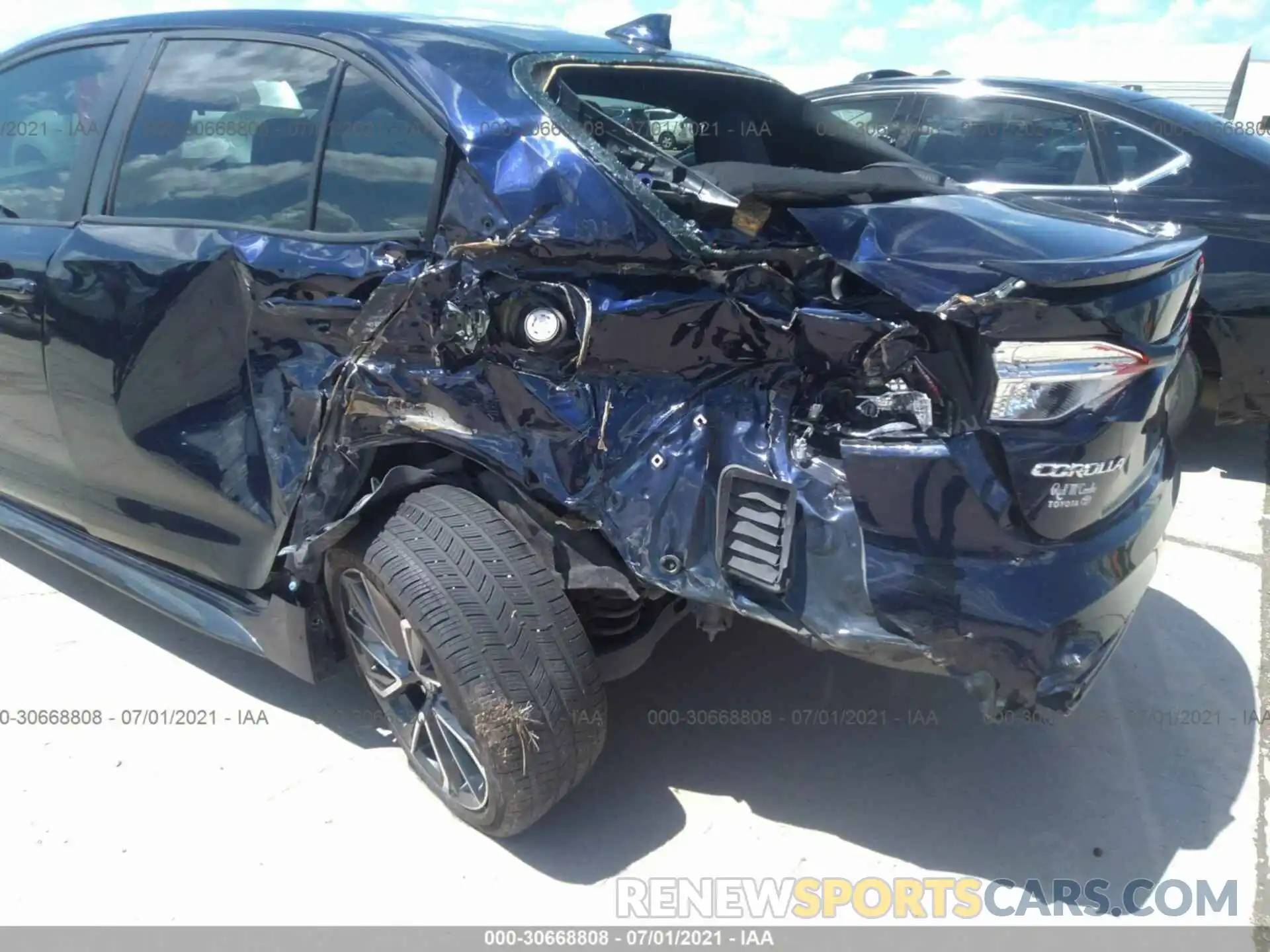 6 Photograph of a damaged car 5YFS4RCE9LP008682 TOYOTA COROLLA 2020