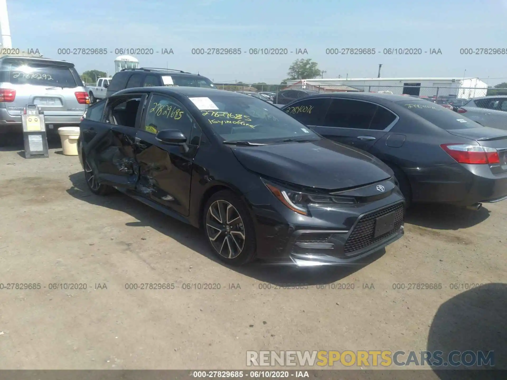 1 Photograph of a damaged car 5YFS4RCE9LP013137 TOYOTA COROLLA 2020