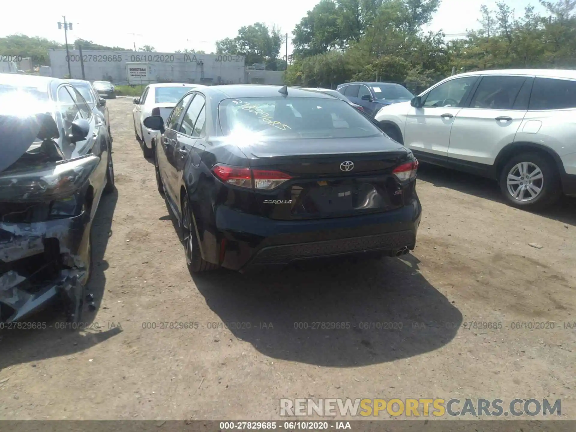 3 Photograph of a damaged car 5YFS4RCE9LP013137 TOYOTA COROLLA 2020