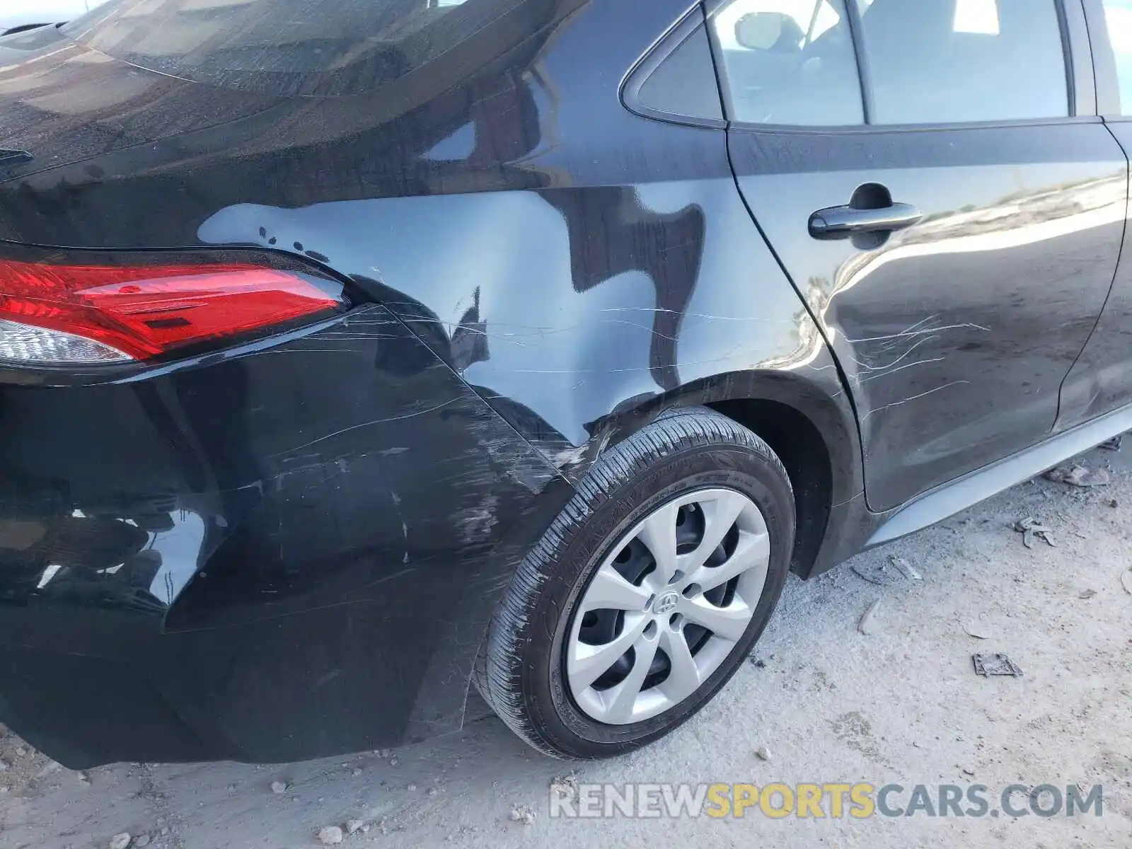 9 Photograph of a damaged car 5YFS4RCE9LP013414 TOYOTA COROLLA 2020