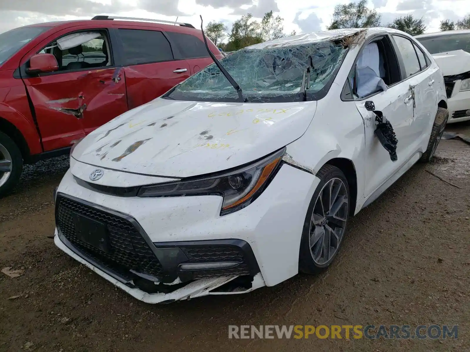 2 Photograph of a damaged car 5YFS4RCE9LP013879 TOYOTA COROLLA 2020