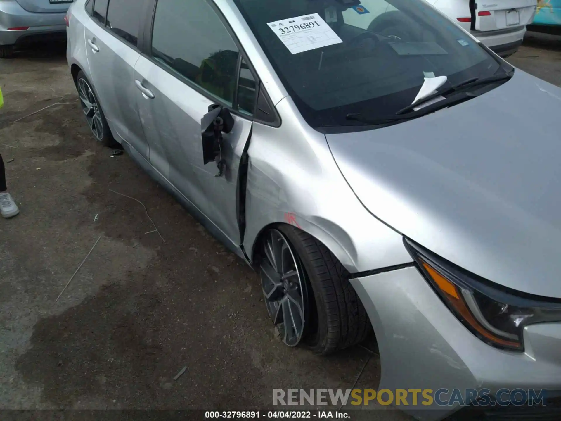 6 Photograph of a damaged car 5YFS4RCE9LP014496 TOYOTA COROLLA 2020