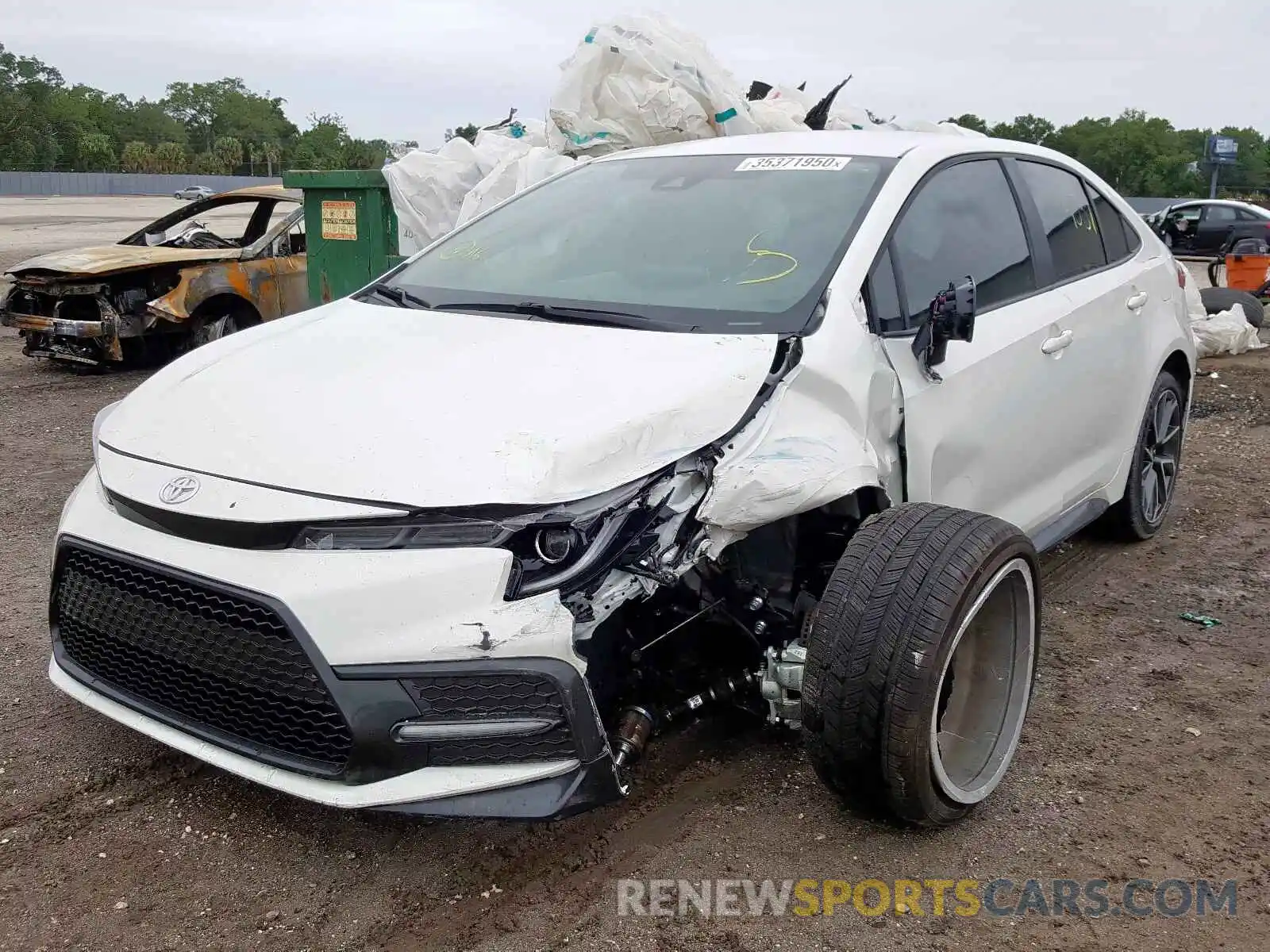 2 Photograph of a damaged car 5YFS4RCE9LP014739 TOYOTA COROLLA 2020