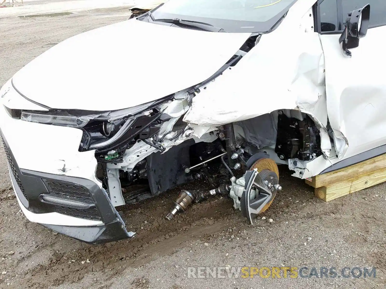 9 Photograph of a damaged car 5YFS4RCE9LP014739 TOYOTA COROLLA 2020