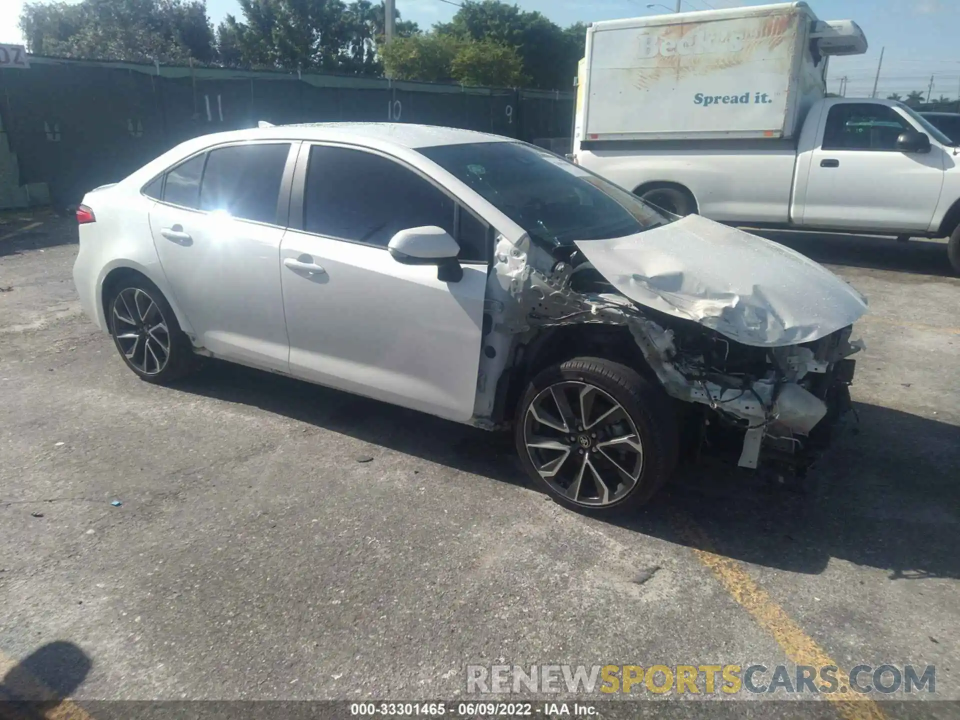 1 Photograph of a damaged car 5YFS4RCE9LP016359 TOYOTA COROLLA 2020