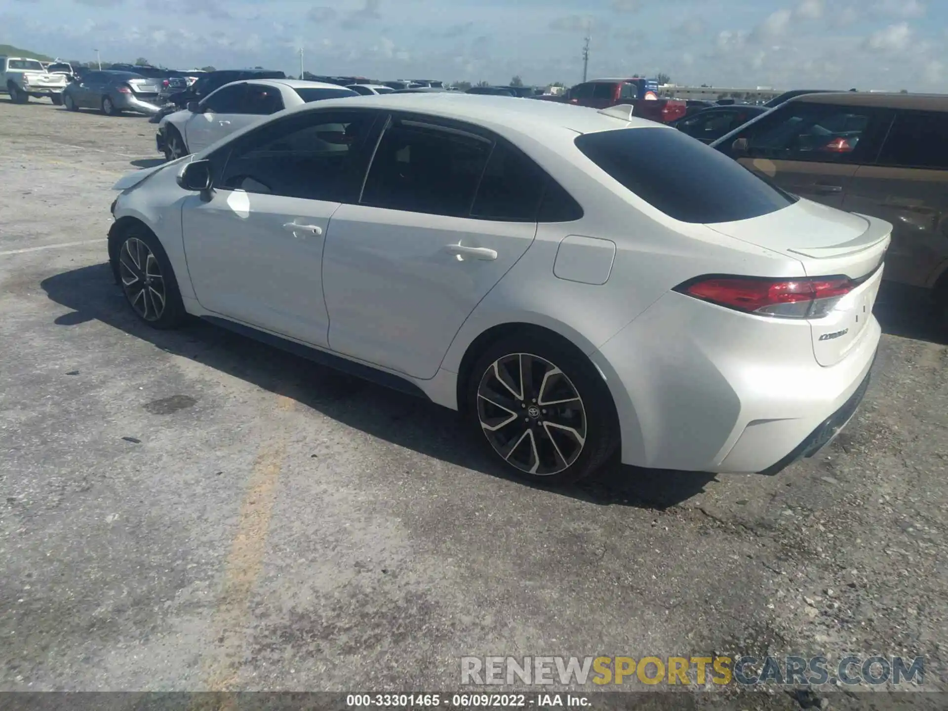 3 Photograph of a damaged car 5YFS4RCE9LP016359 TOYOTA COROLLA 2020