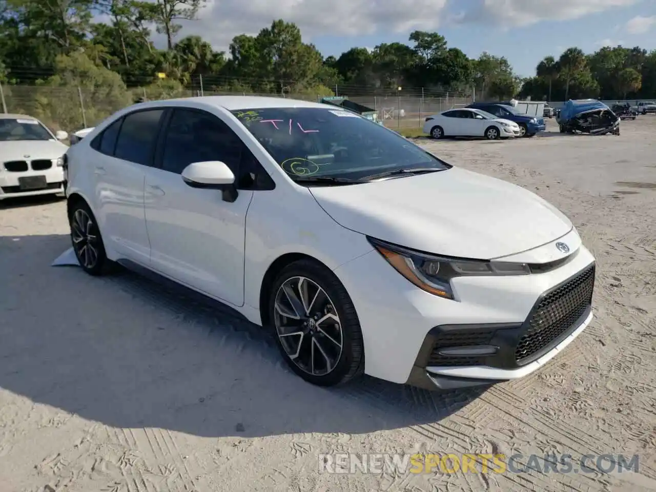 1 Photograph of a damaged car 5YFS4RCE9LP020282 TOYOTA COROLLA 2020