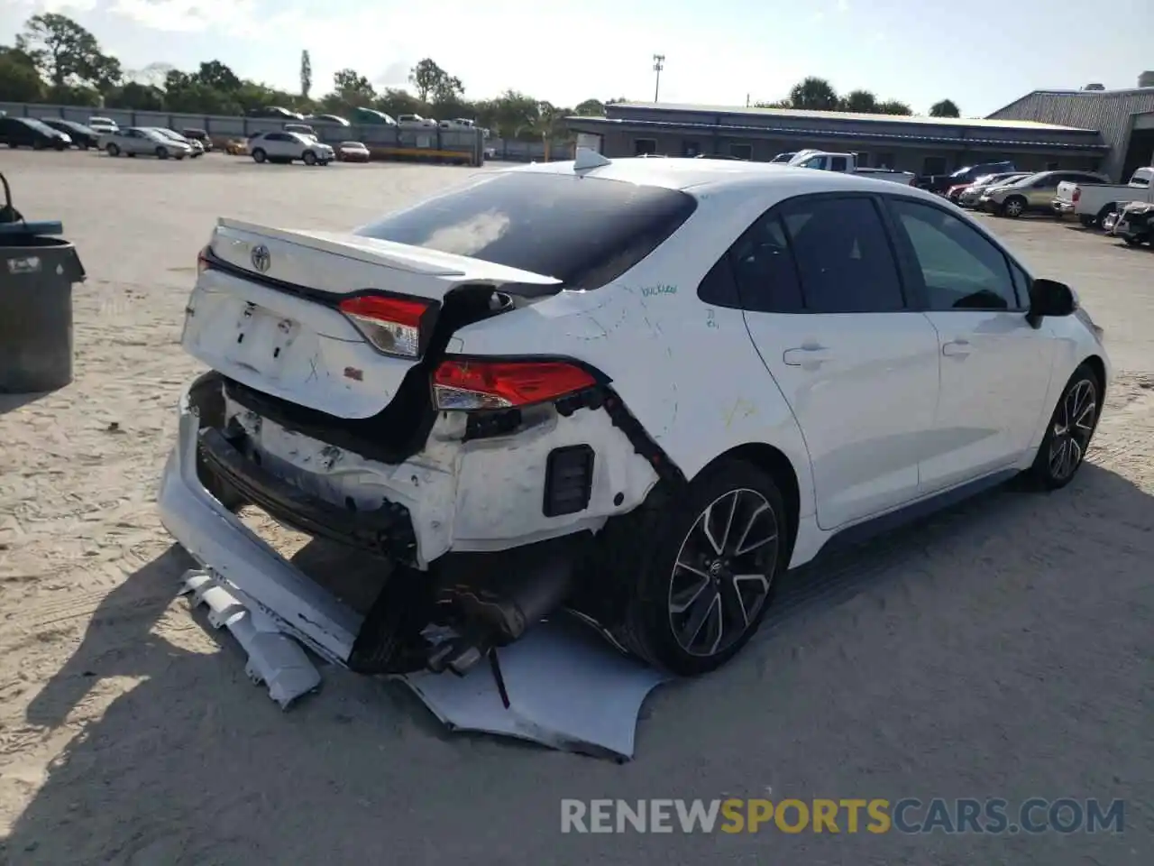 4 Photograph of a damaged car 5YFS4RCE9LP020282 TOYOTA COROLLA 2020