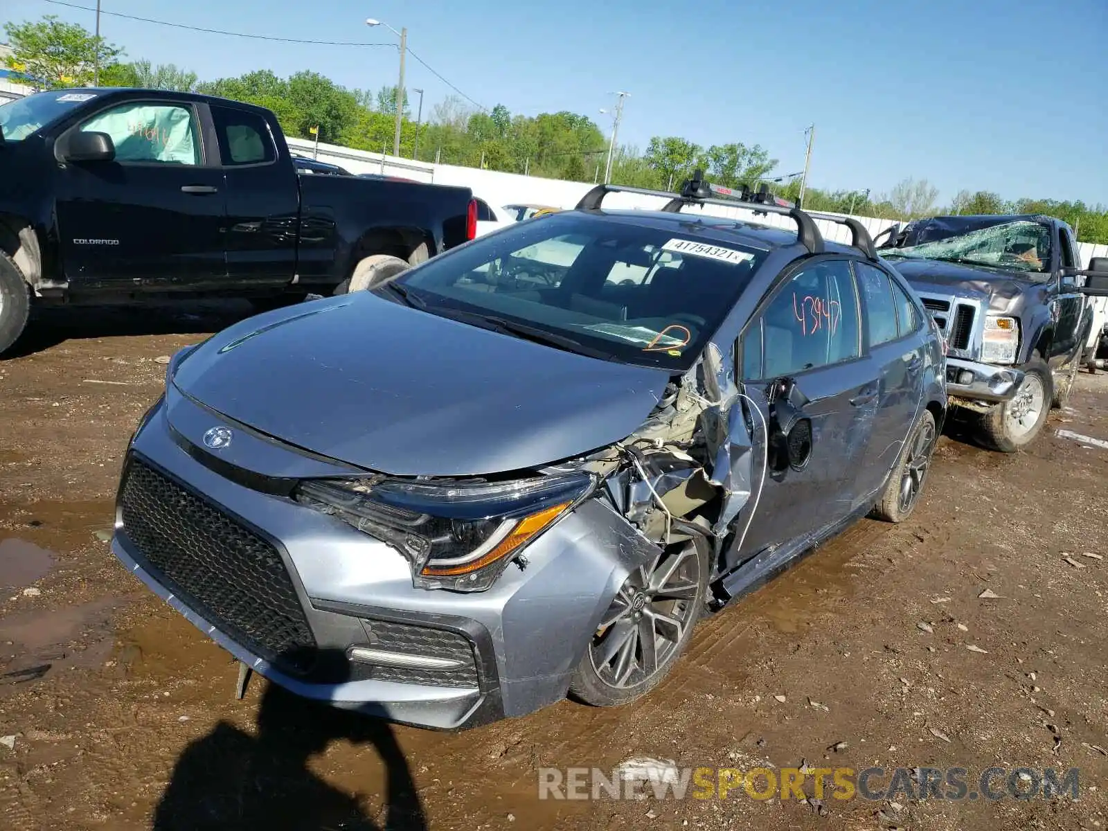 2 Photograph of a damaged car 5YFS4RCE9LP022470 TOYOTA COROLLA 2020