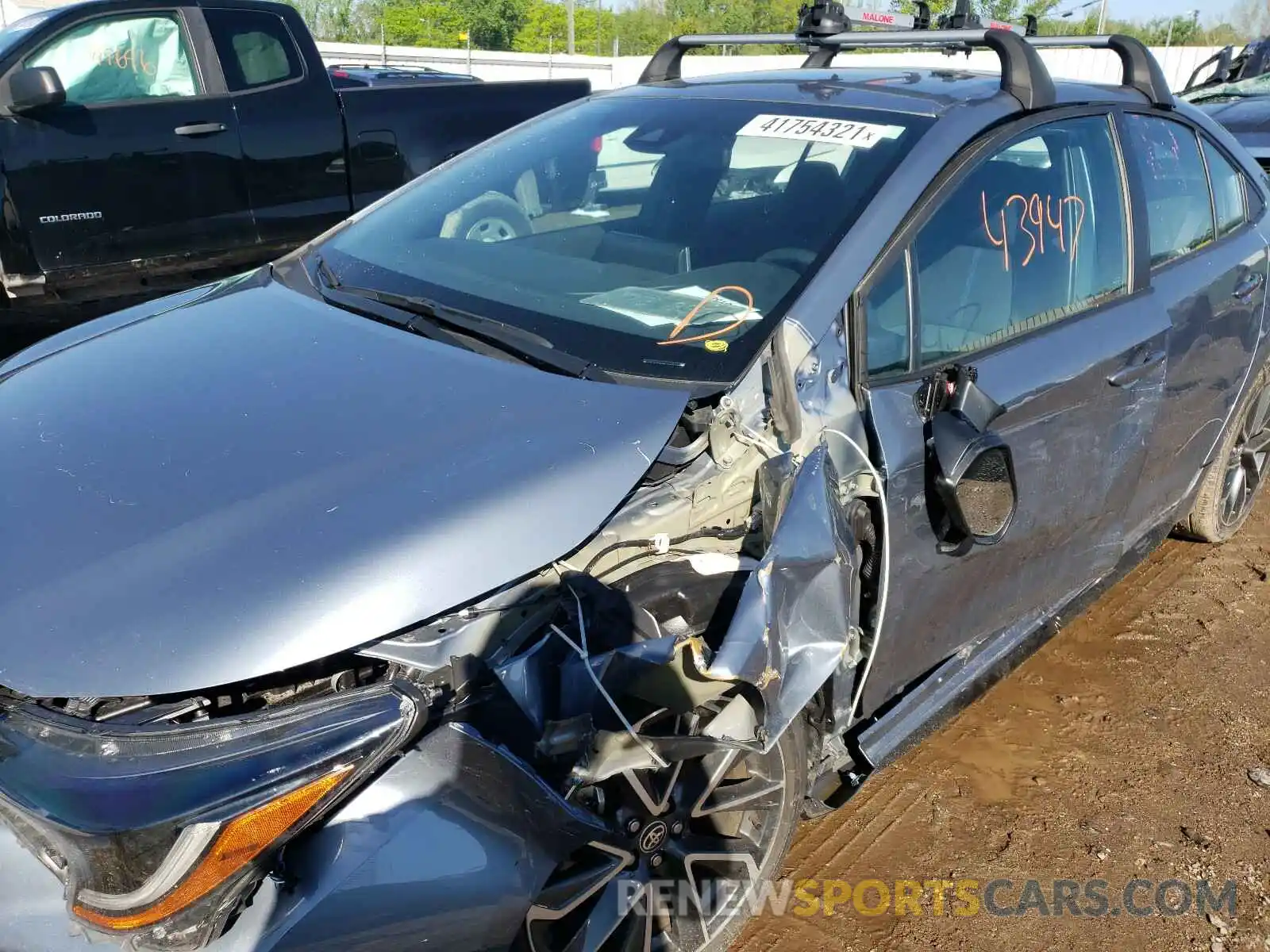 9 Photograph of a damaged car 5YFS4RCE9LP022470 TOYOTA COROLLA 2020