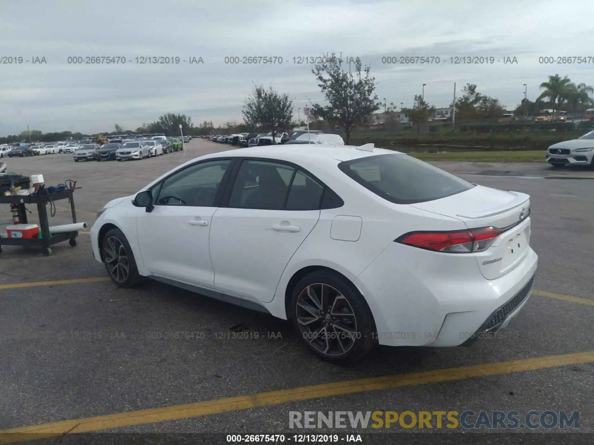 3 Photograph of a damaged car 5YFS4RCE9LP023652 TOYOTA COROLLA 2020