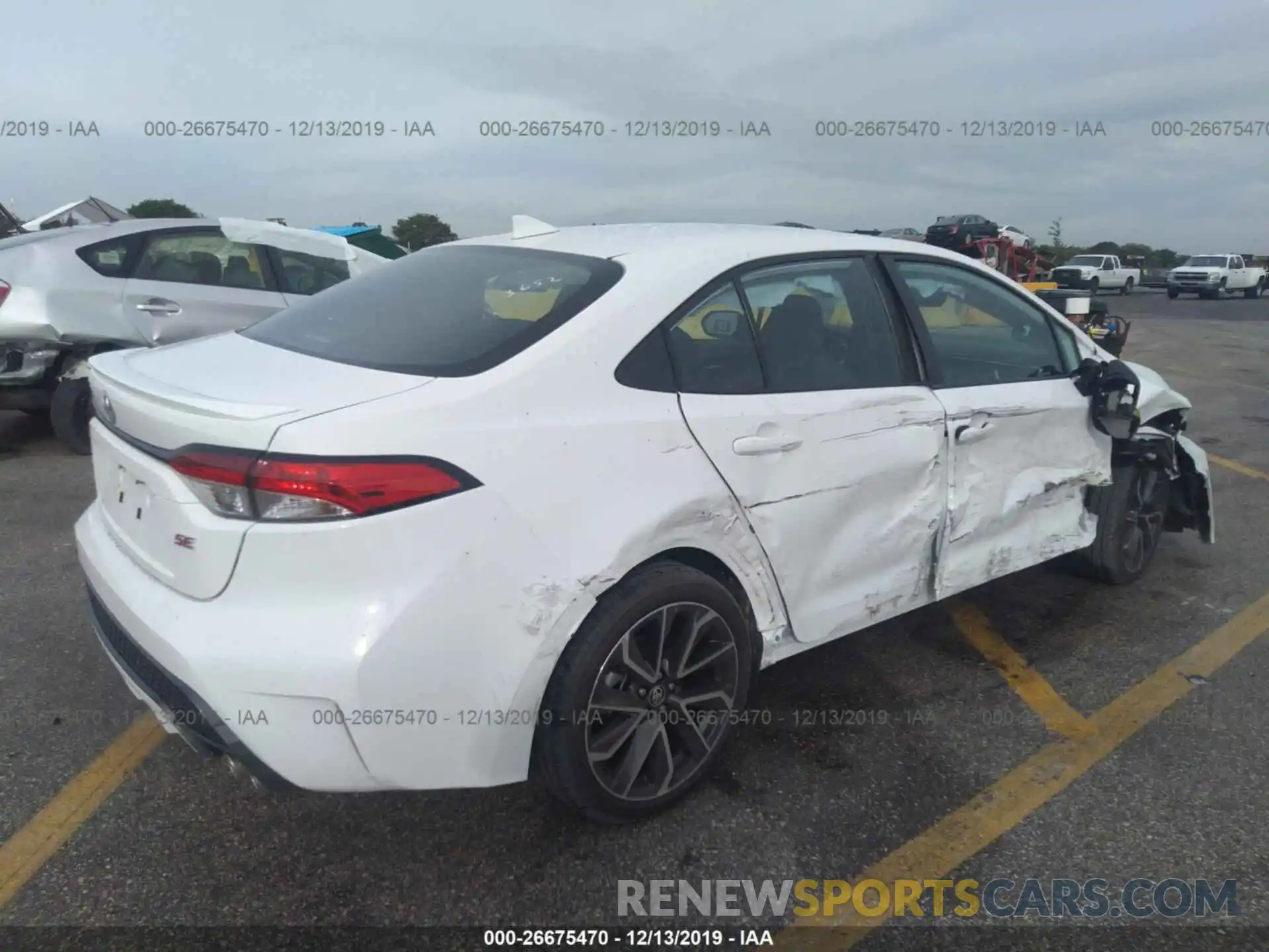 4 Photograph of a damaged car 5YFS4RCE9LP023652 TOYOTA COROLLA 2020