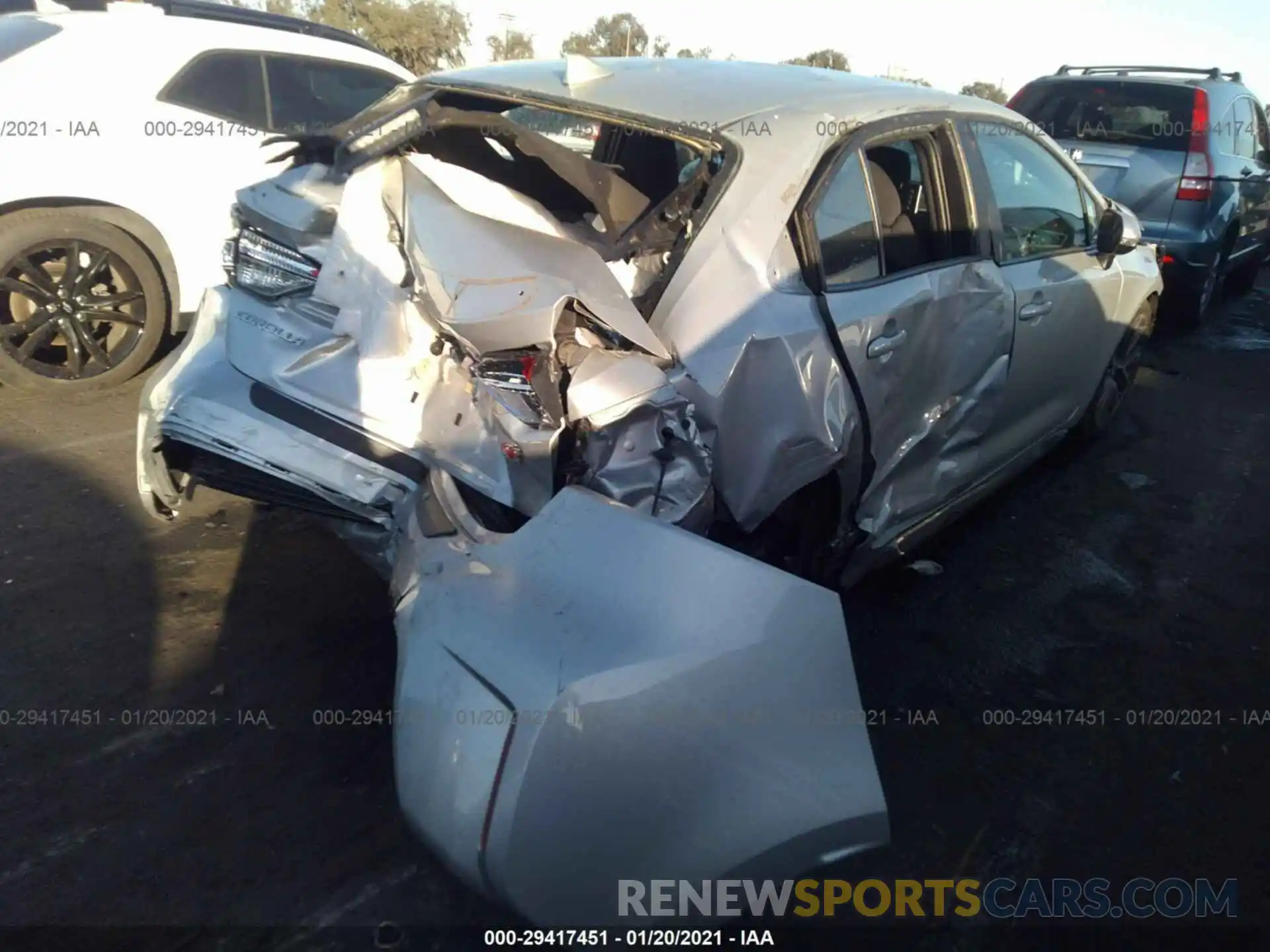 4 Photograph of a damaged car 5YFS4RCE9LP024154 TOYOTA COROLLA 2020