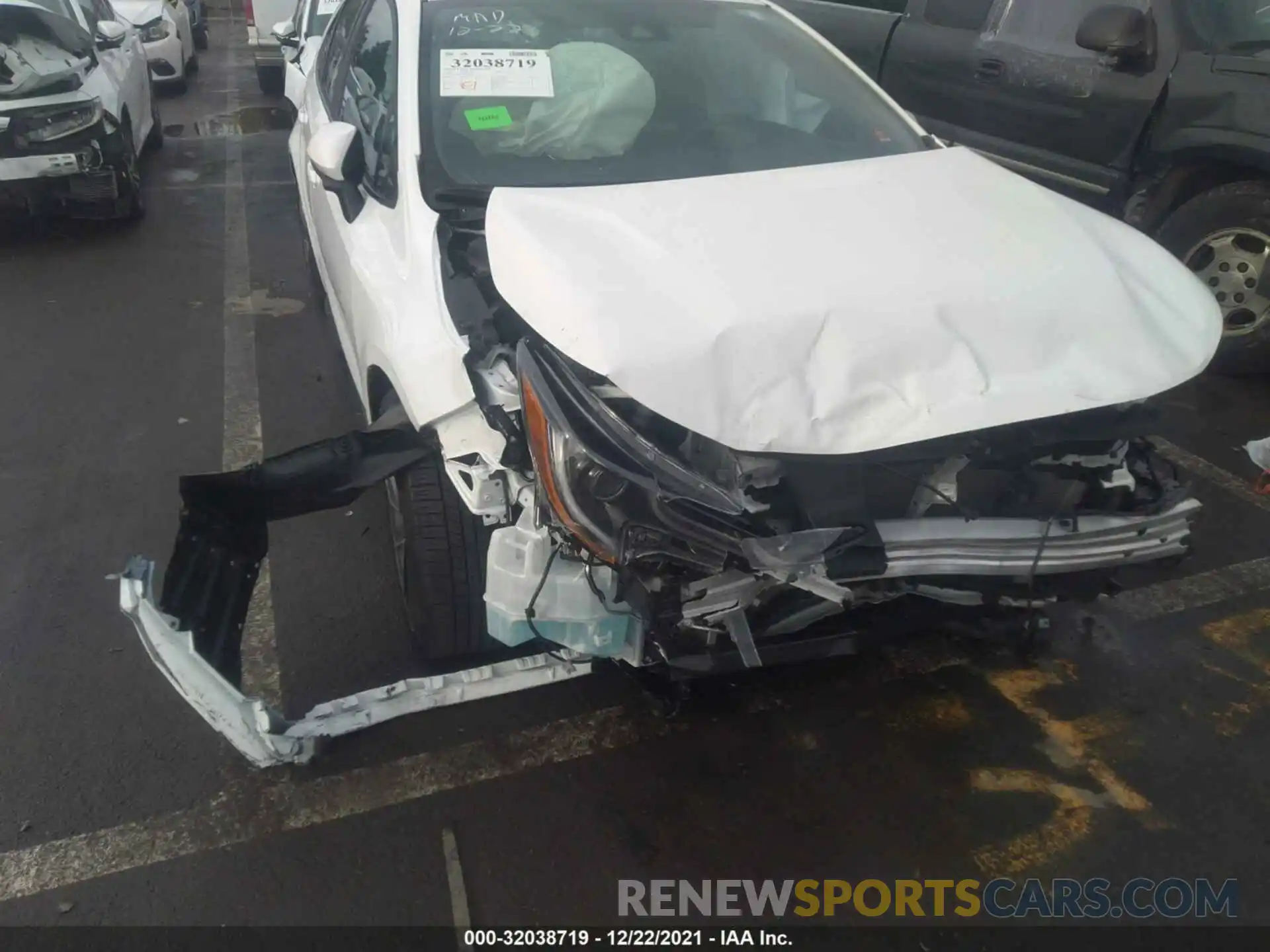 6 Photograph of a damaged car 5YFS4RCE9LP025045 TOYOTA COROLLA 2020