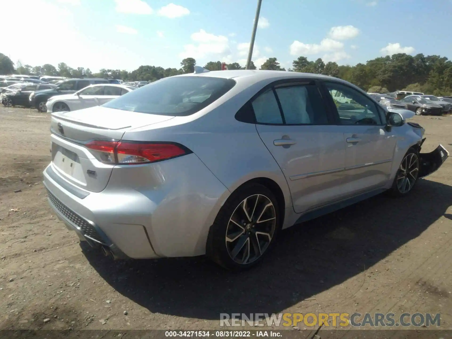 4 Photograph of a damaged car 5YFS4RCE9LP026860 TOYOTA COROLLA 2020