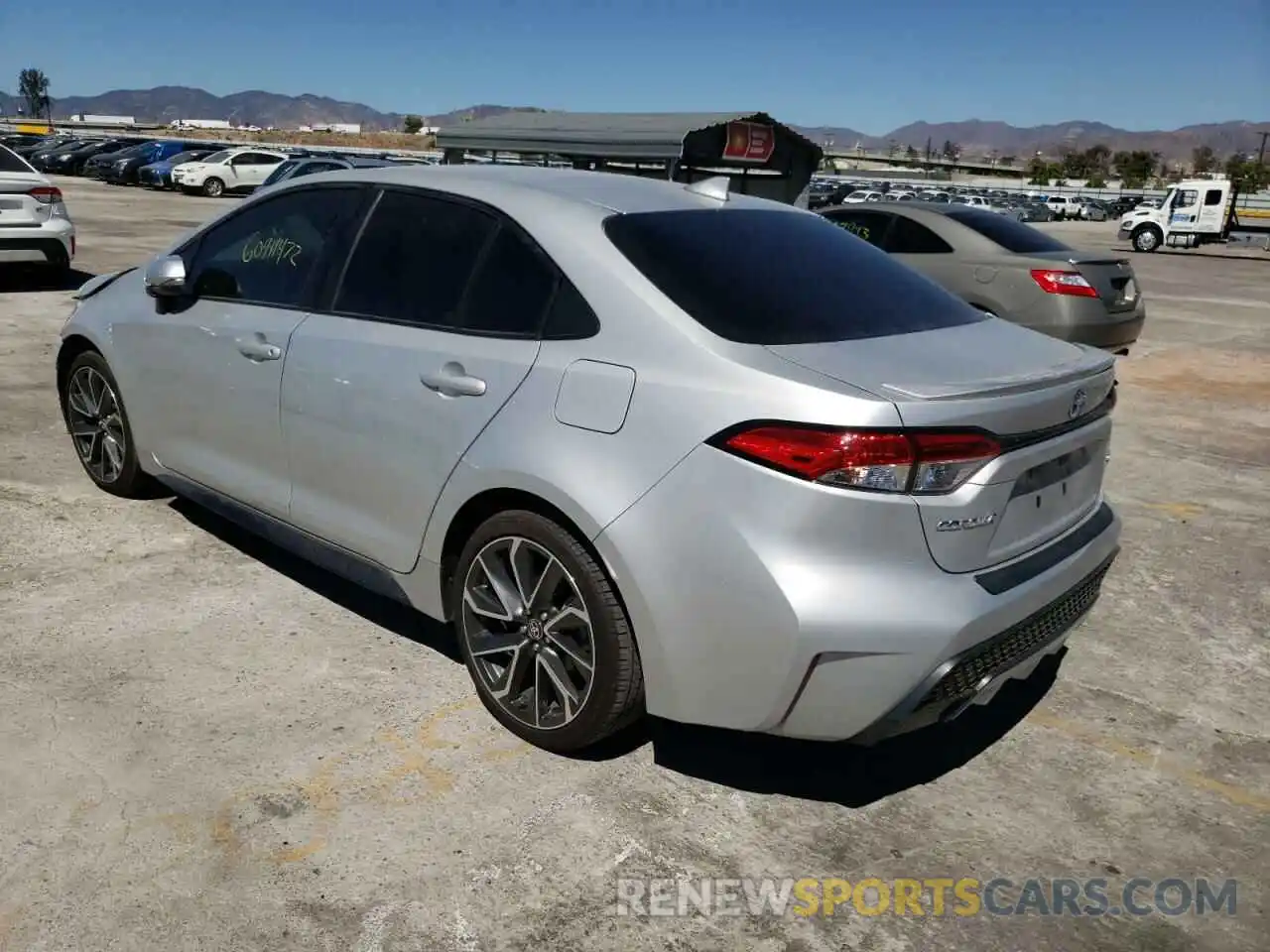 3 Photograph of a damaged car 5YFS4RCE9LP030679 TOYOTA COROLLA 2020