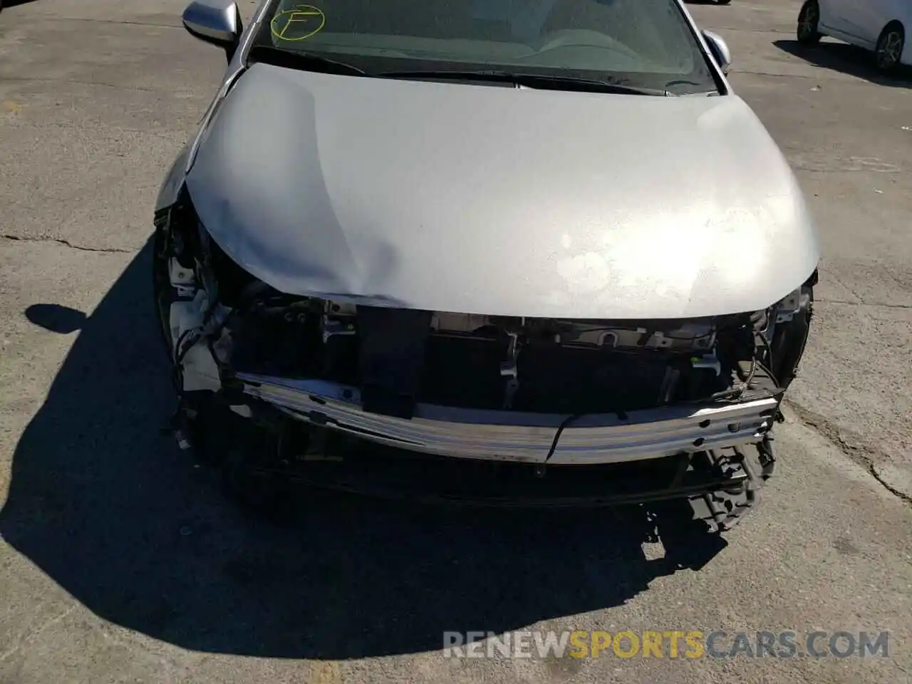 9 Photograph of a damaged car 5YFS4RCE9LP030679 TOYOTA COROLLA 2020