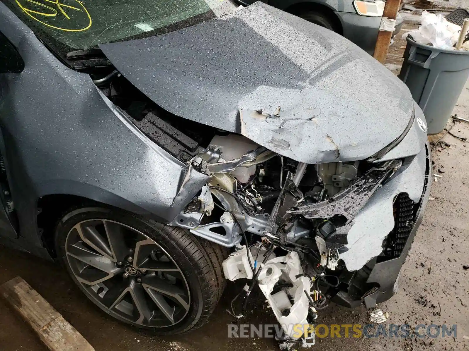 9 Photograph of a damaged car 5YFS4RCE9LP031752 TOYOTA COROLLA 2020