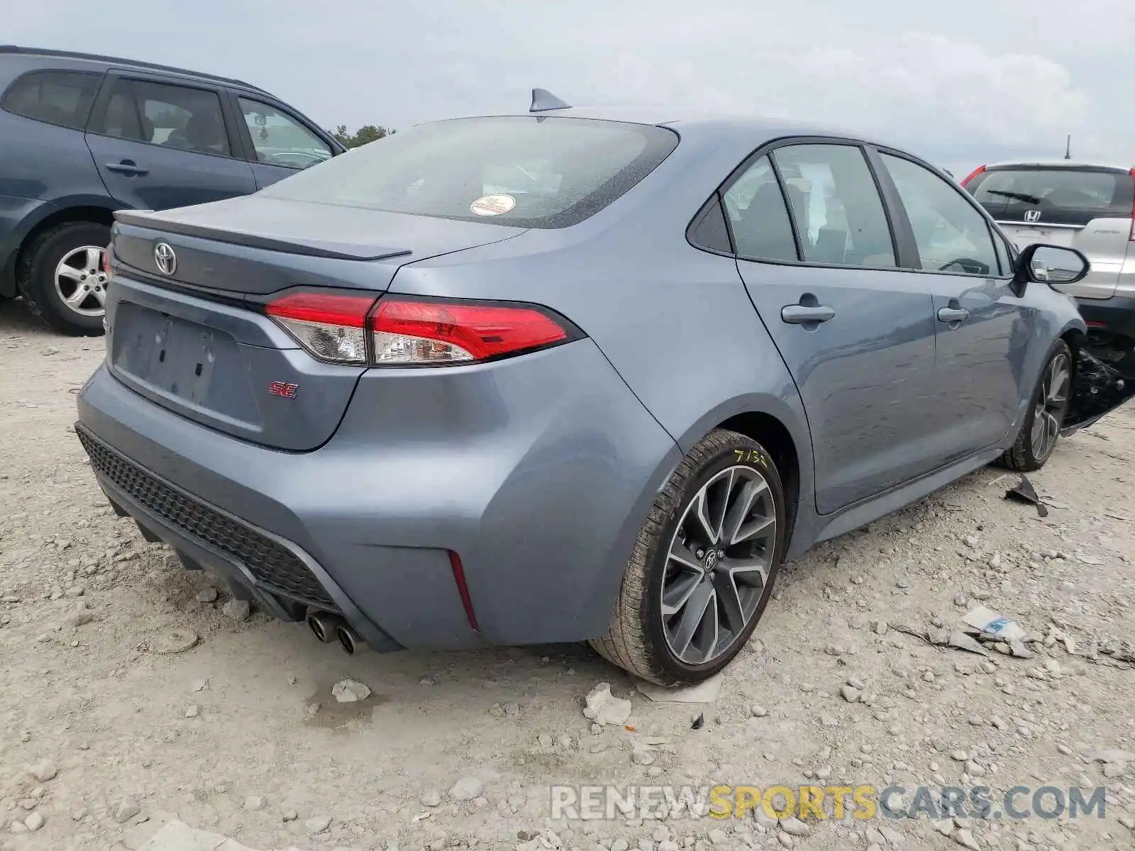 4 Photograph of a damaged car 5YFS4RCE9LP033078 TOYOTA COROLLA 2020