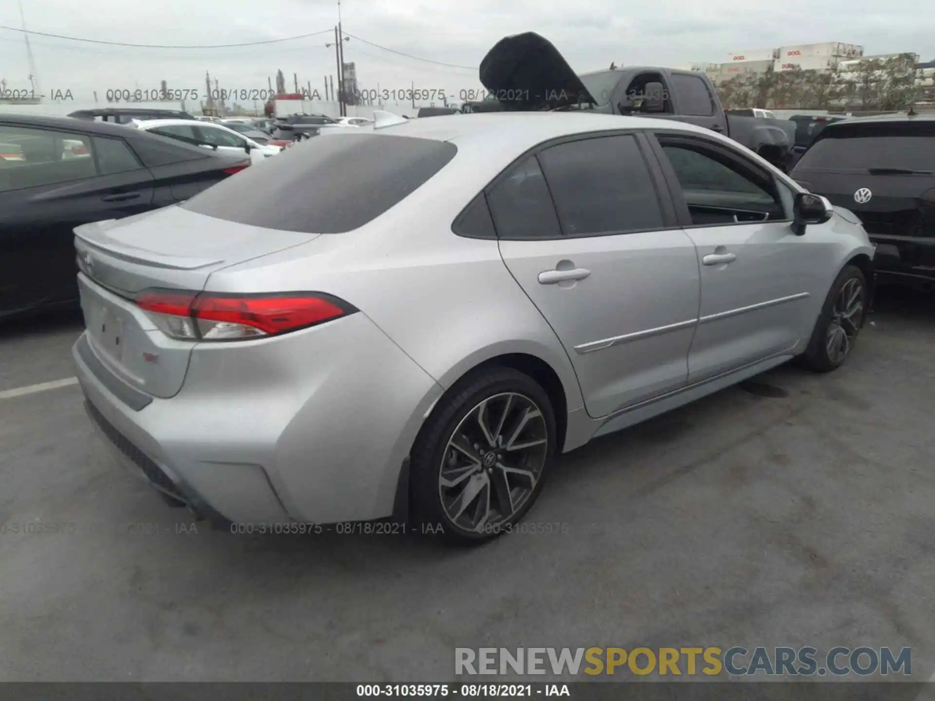 4 Photograph of a damaged car 5YFS4RCE9LP036823 TOYOTA COROLLA 2020