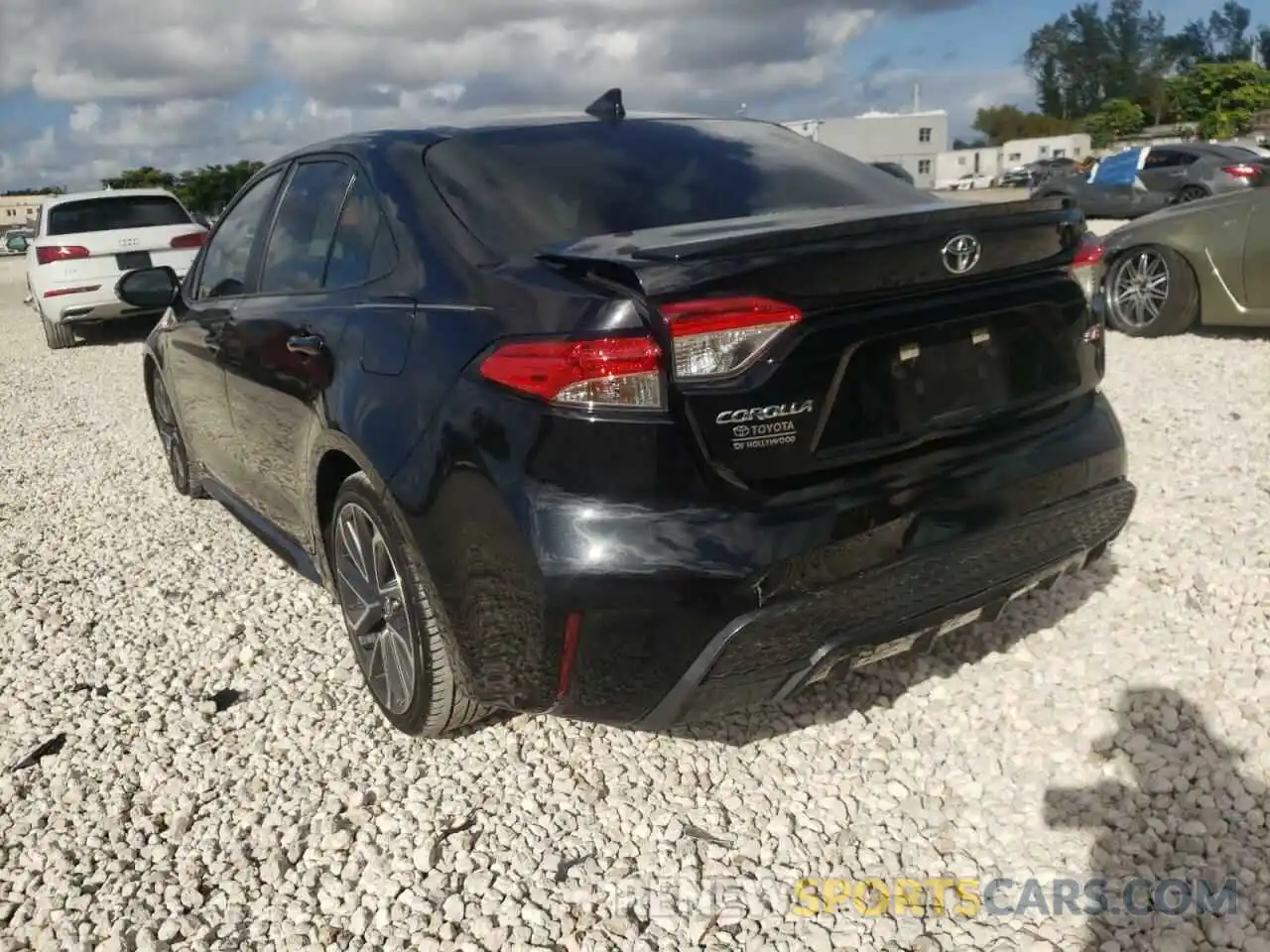 3 Photograph of a damaged car 5YFS4RCE9LP038362 TOYOTA COROLLA 2020