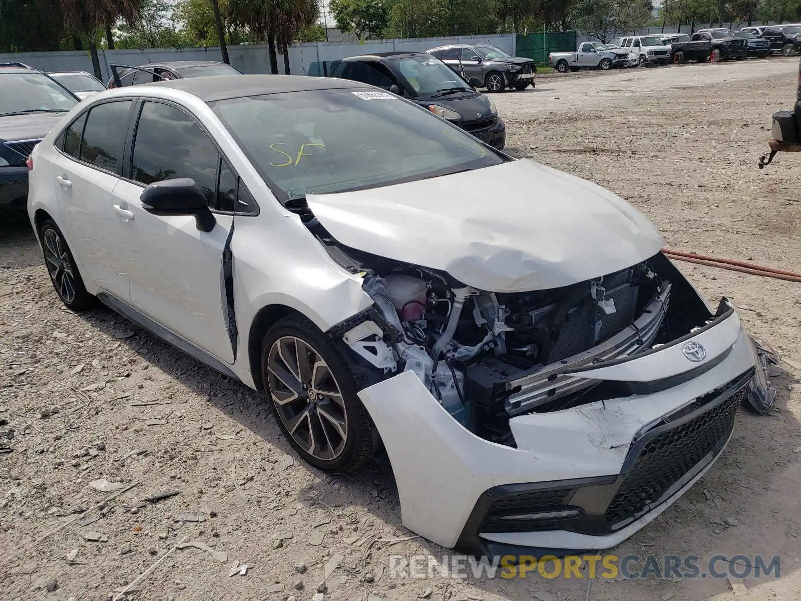 1 Photograph of a damaged car 5YFS4RCE9LP038670 TOYOTA COROLLA 2020