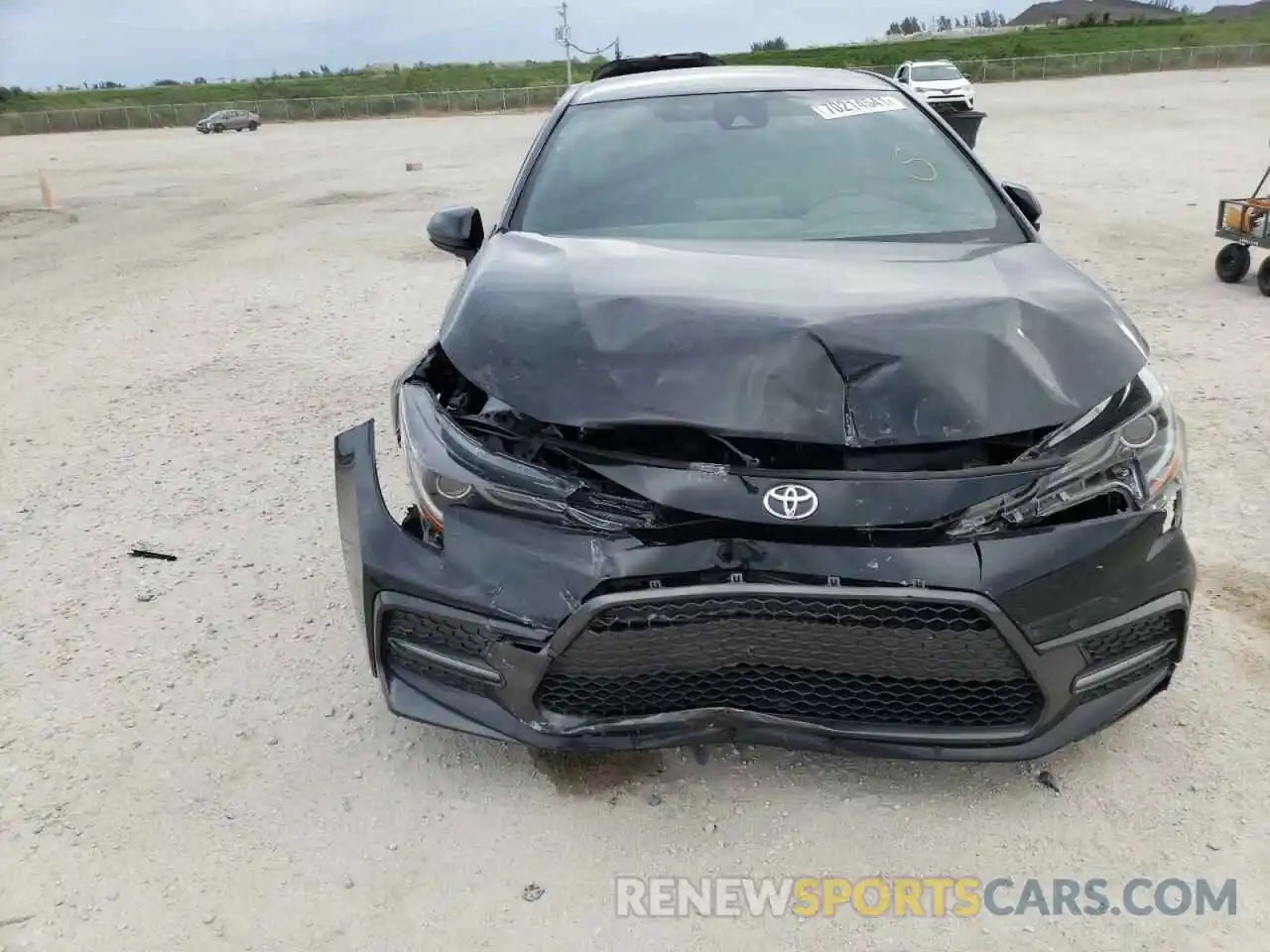 9 Photograph of a damaged car 5YFS4RCE9LP042671 TOYOTA COROLLA 2020